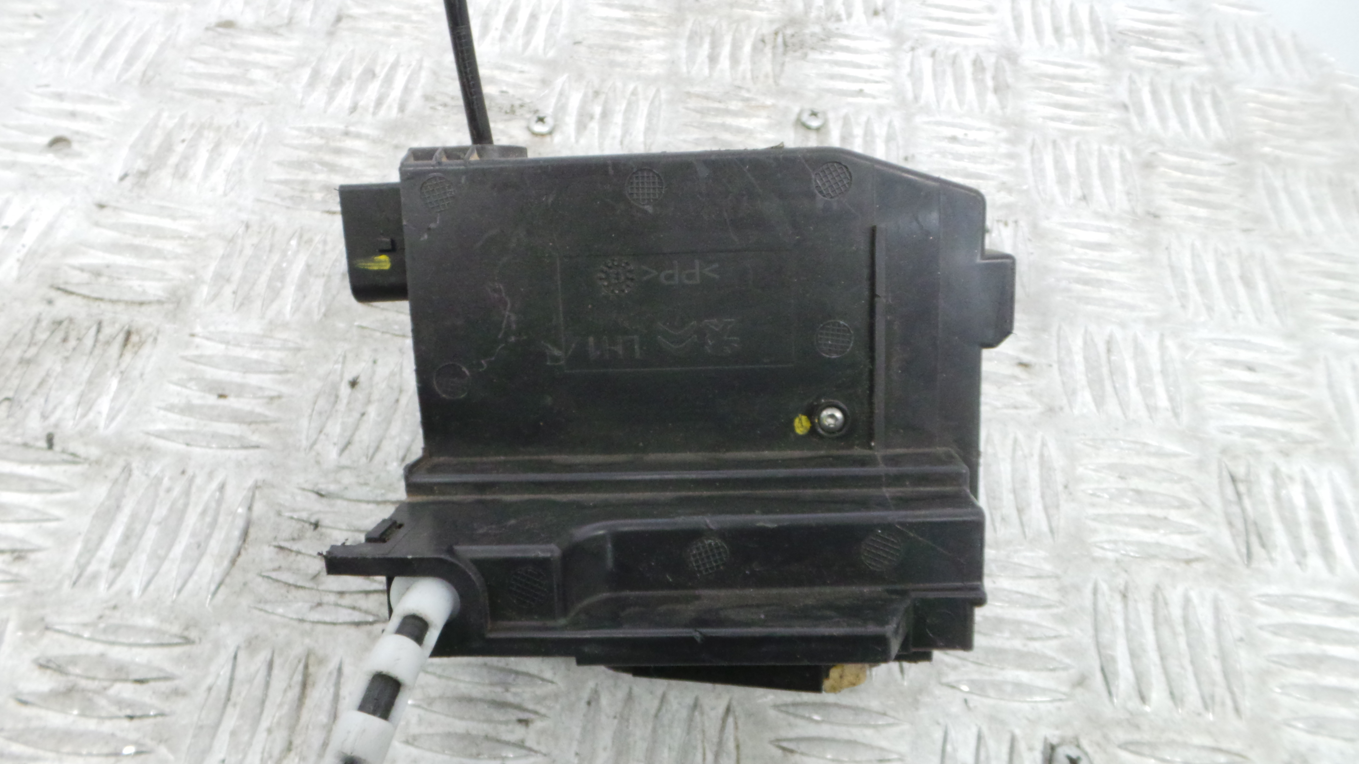 Fecho da Porta Trás Esq 9807954880 - PEUGEOT 308 II (LB_, LP_, LW_, LH_, L3_)-36750387