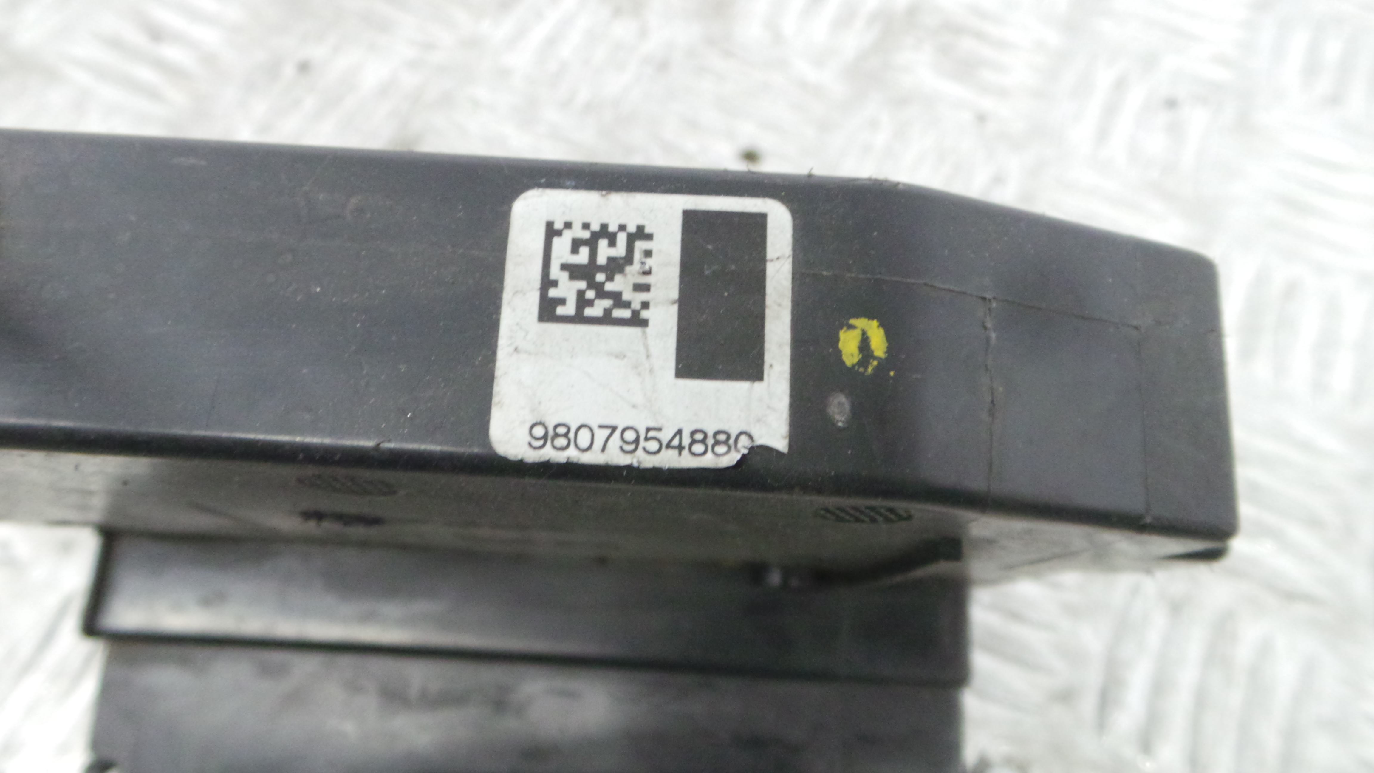 Fecho da Porta Trás Esq 9807954880 - PEUGEOT 308 II (LB_, LP_, LW_, LH_, L3_)-36750387