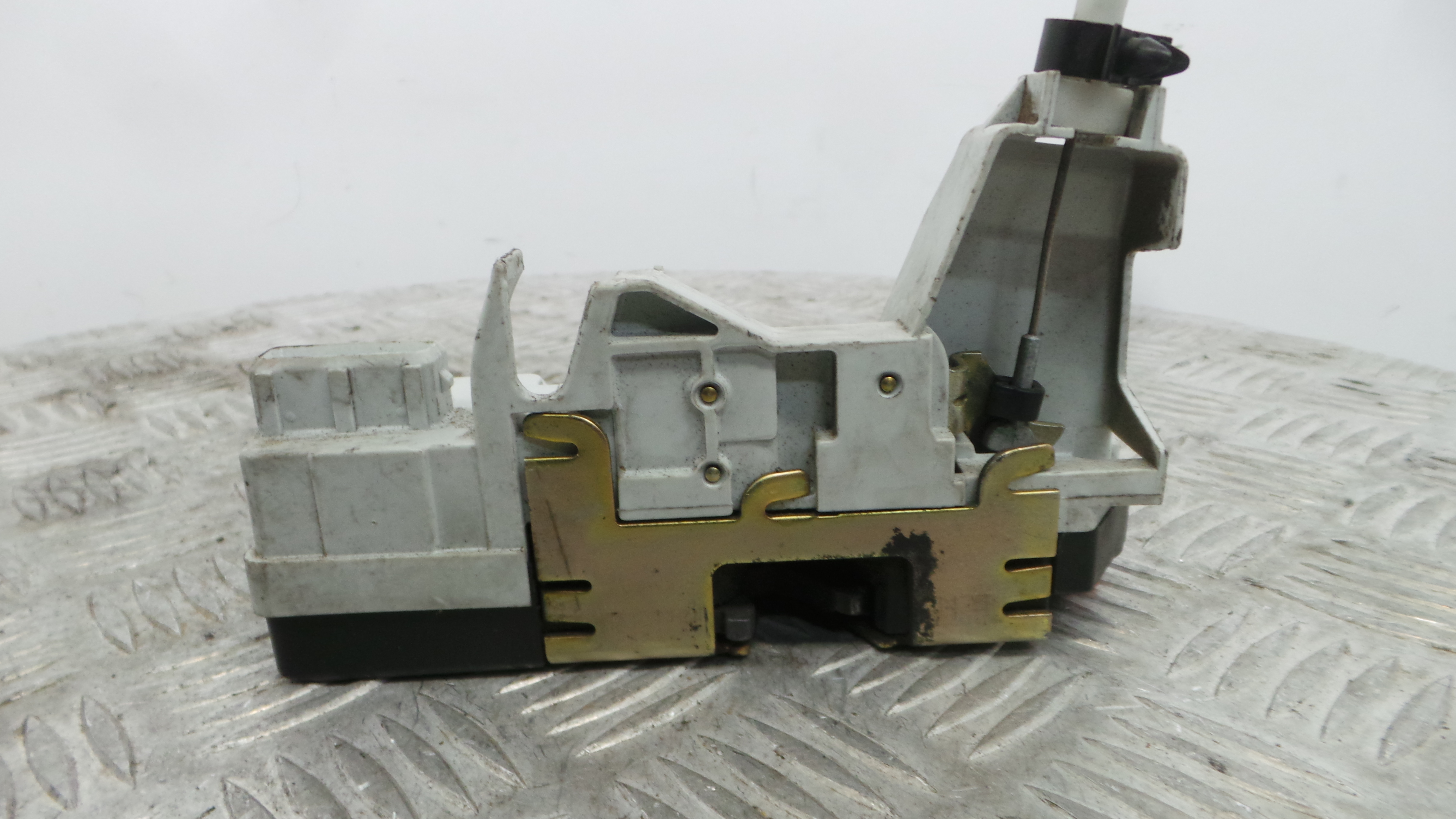 Fecho da Porta Trás Esq 9137A0 - PEUGEOT 307 SW (3H)-36750394