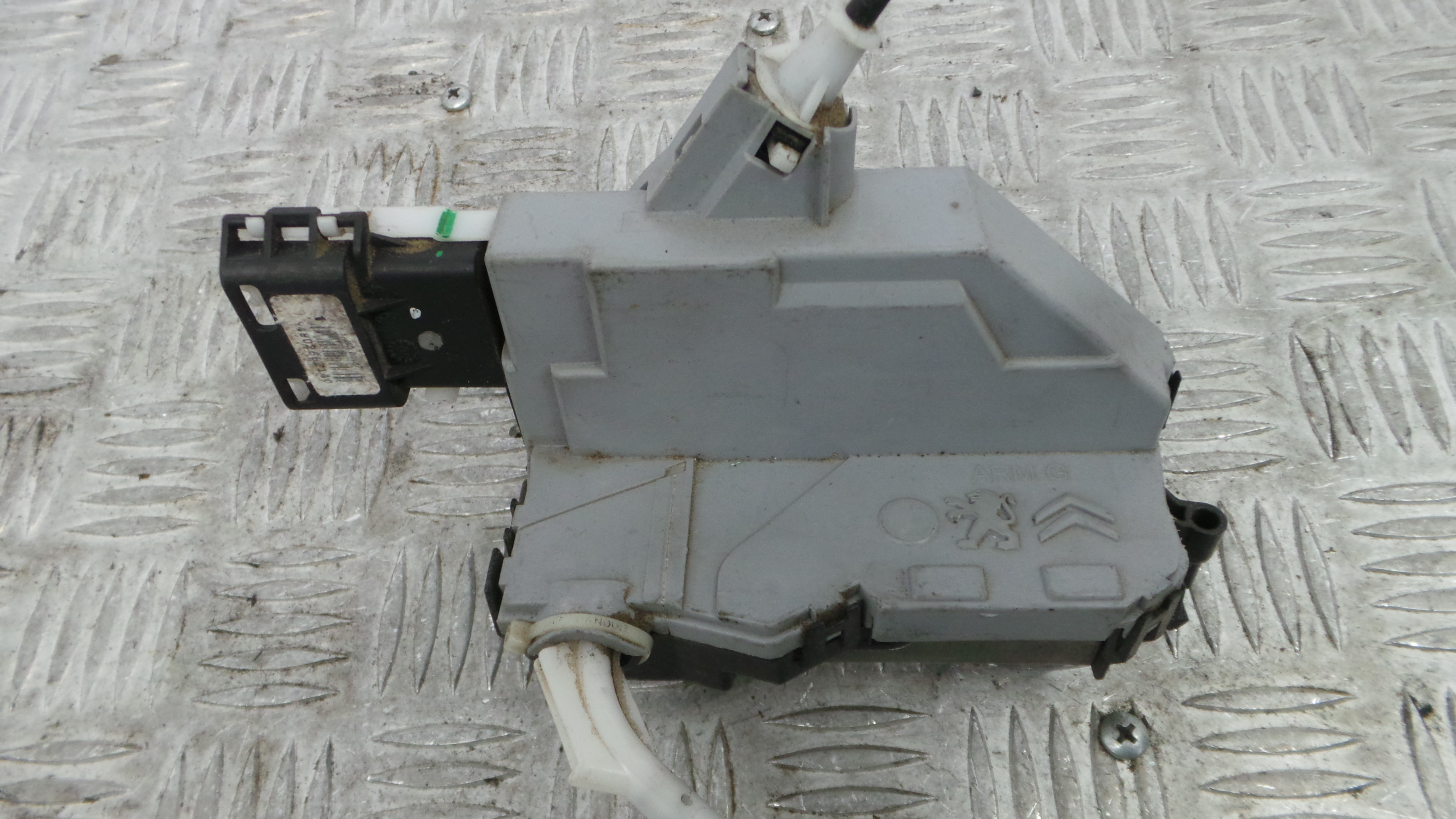 Fecho da Porta Trás Esq 567165 - PEUGEOT 308 I (4A_, 4C_)-36750406