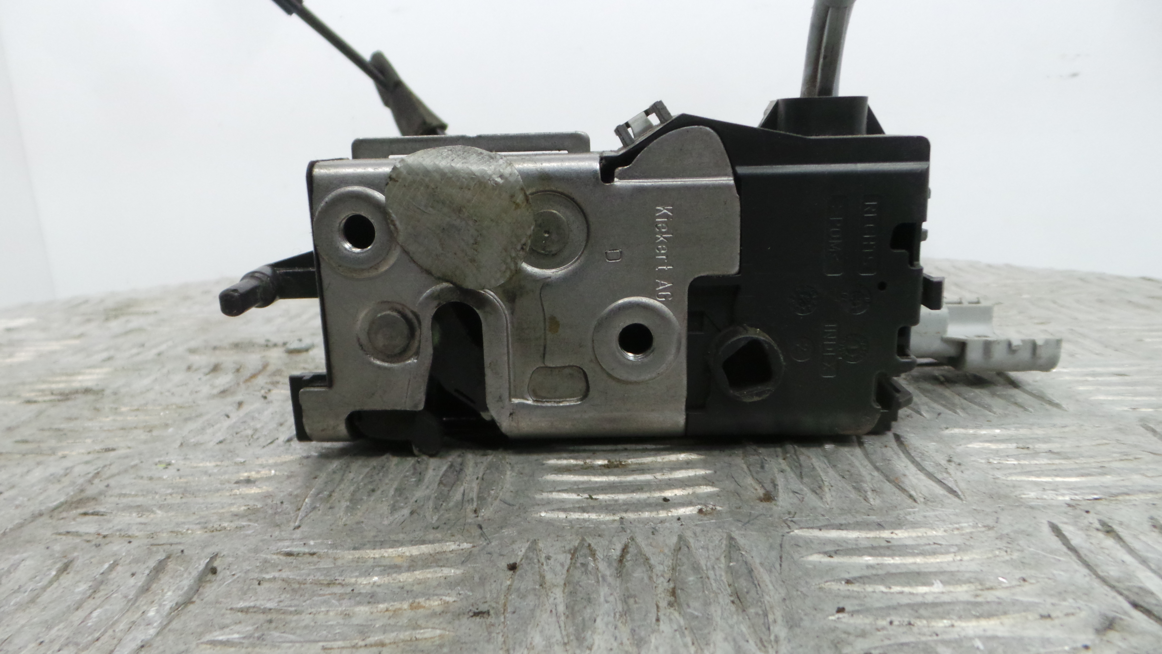 Fecho da Porta Trás Dto 9681337080 - CITROËN C4 I (LC_)-36750414