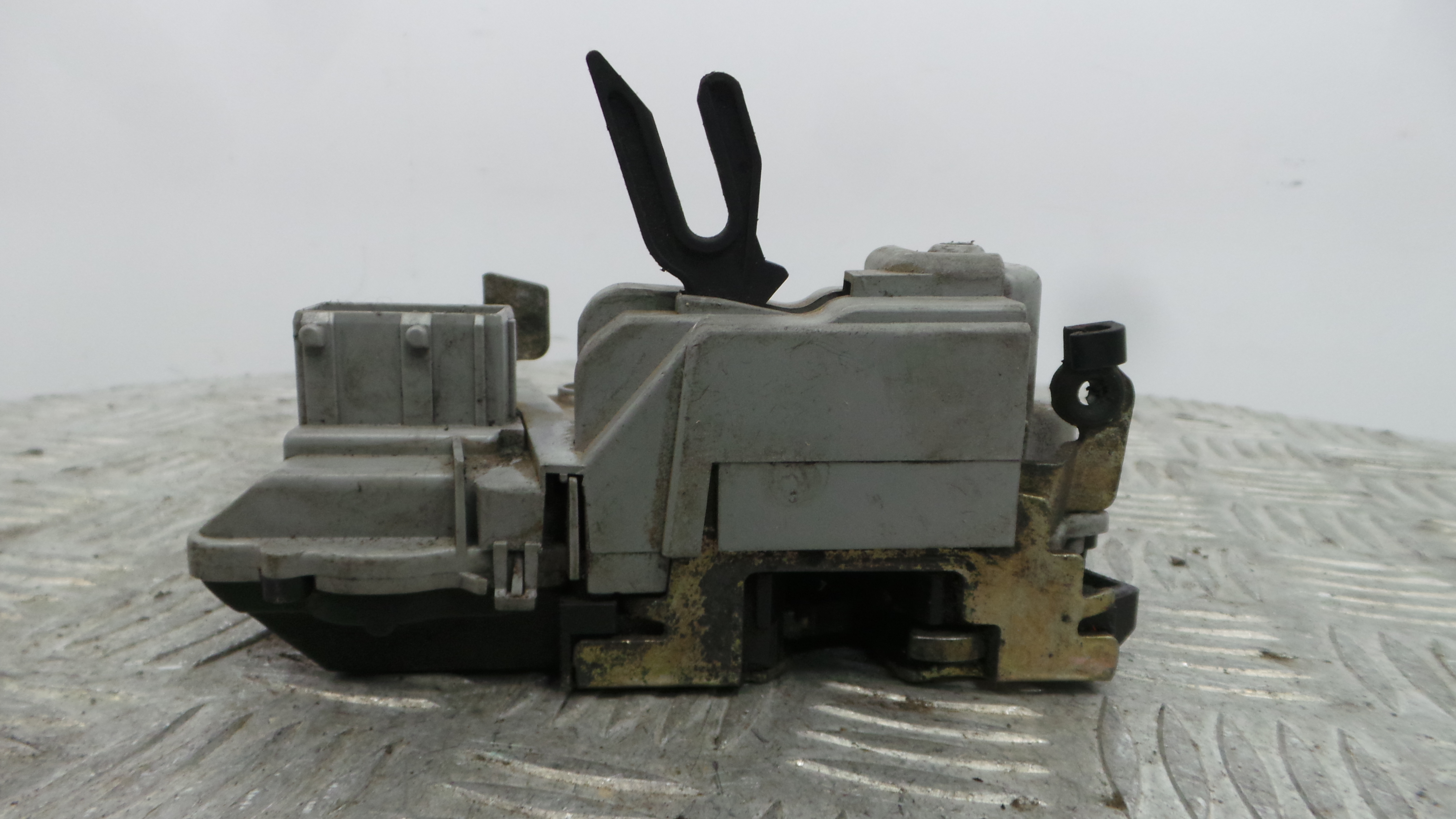 Fecho da Porta Frente Esq 9135H4 - CITROËN XSARA (N1)-36750435