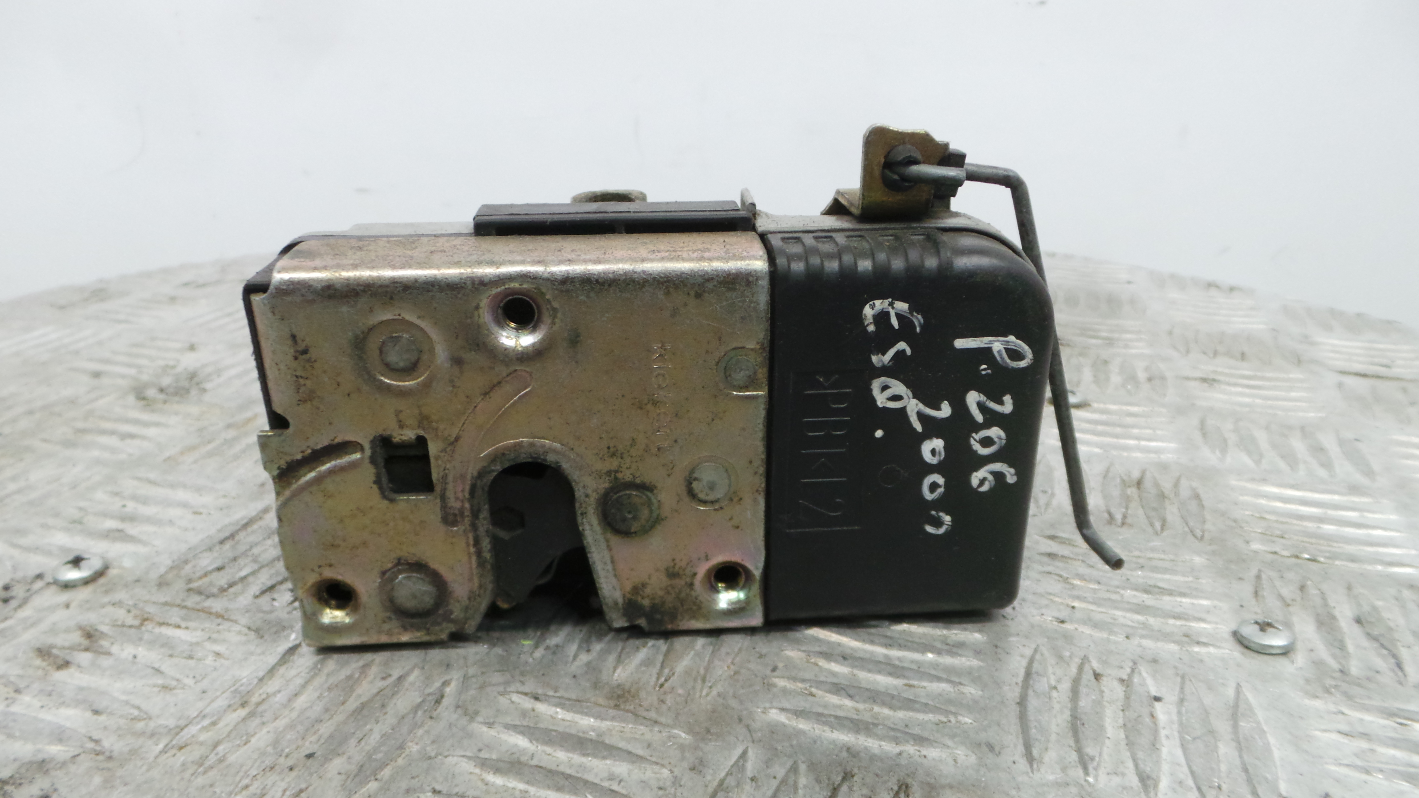 Fecho da Porta Esq 9135H3 - PEUGEOT 206 Hatchback (2A/C)-36750441