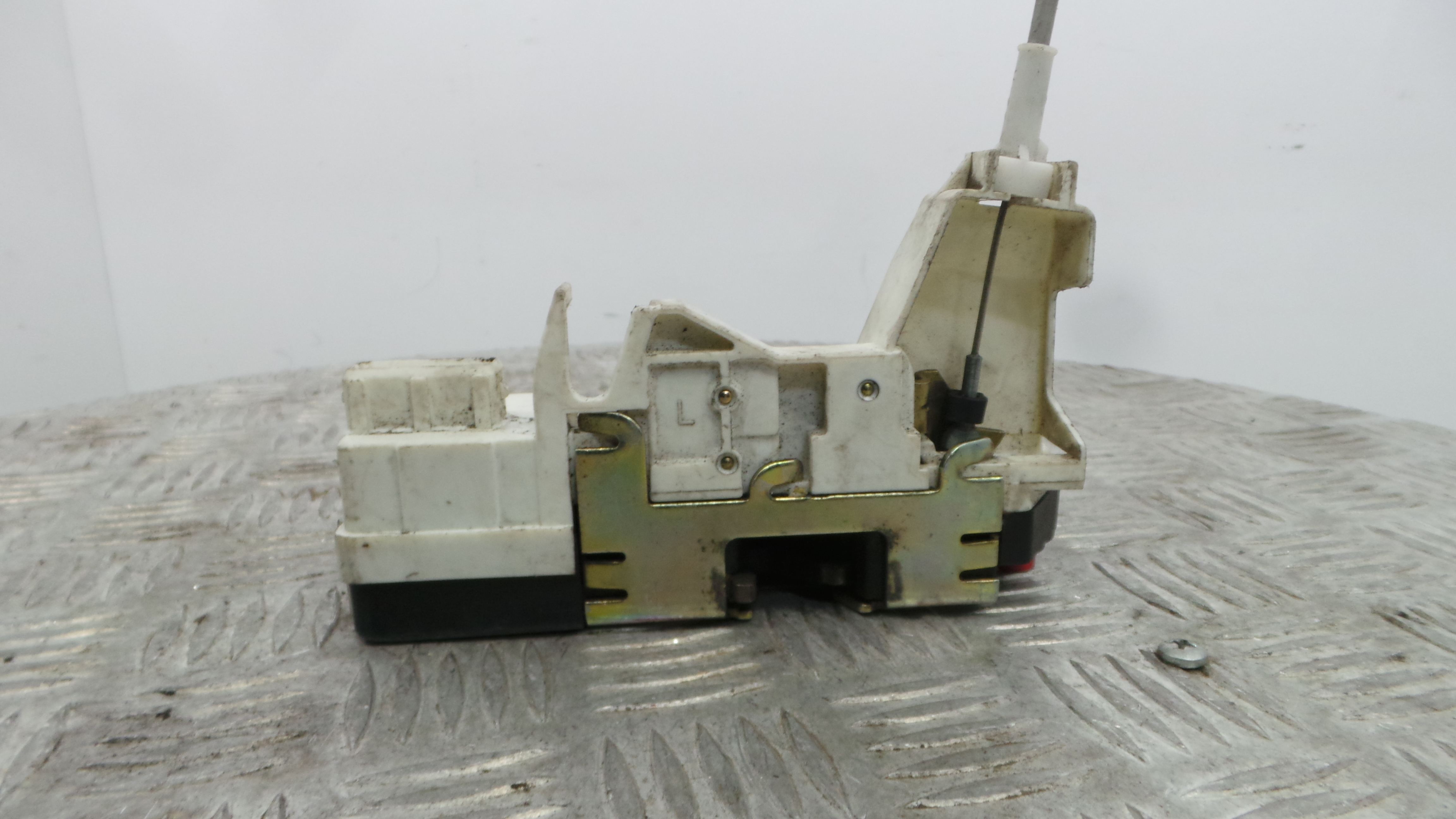 Fecho da Porta Trás Esq 9137A0 - PEUGEOT 307 (3A/C)-36750989