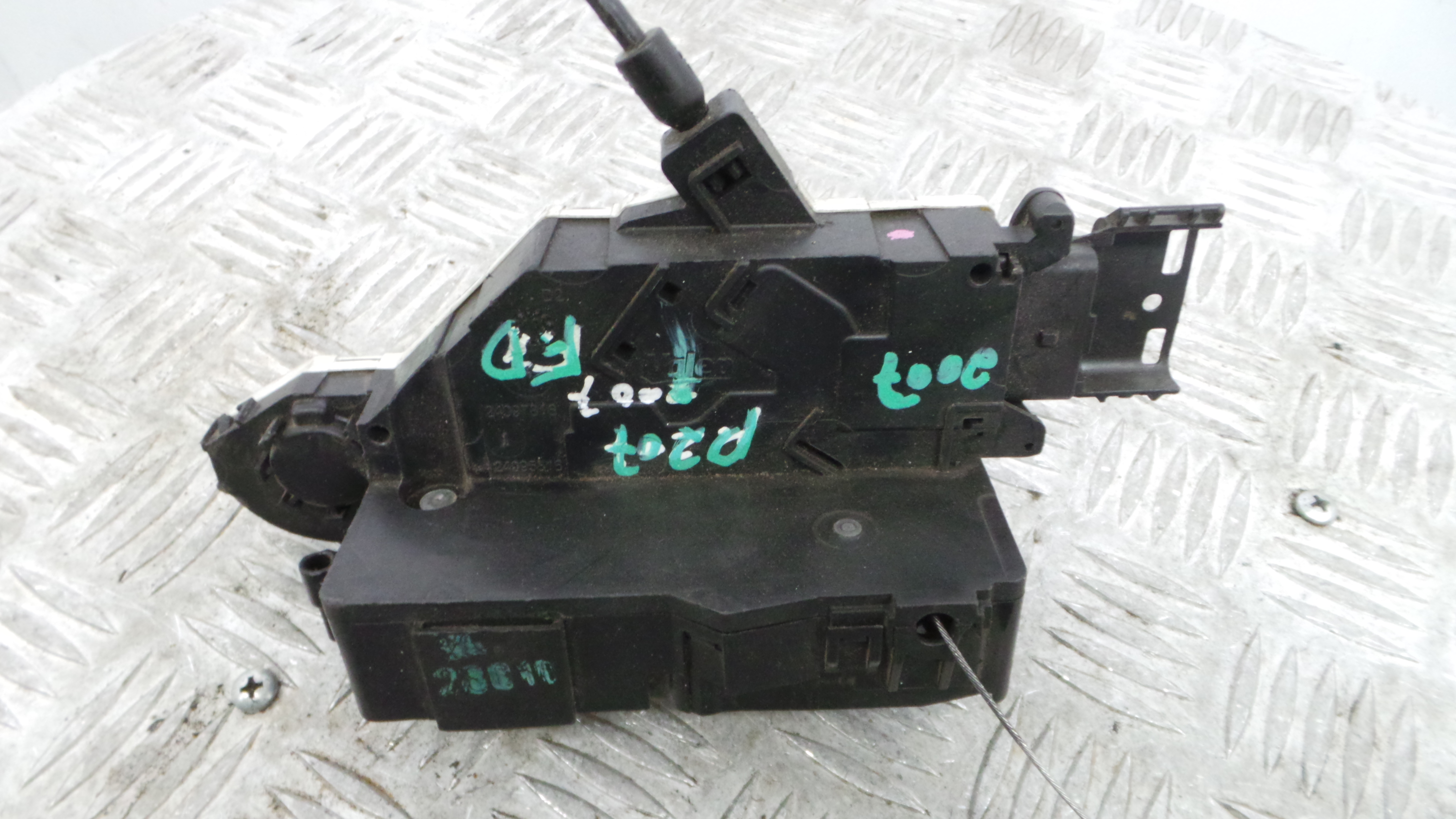 Fecho da Porta Frente Dto 9136W6 - PEUGEOT 207 (WA_, WC_), 207/207+ (WA_, WC_)-36751006