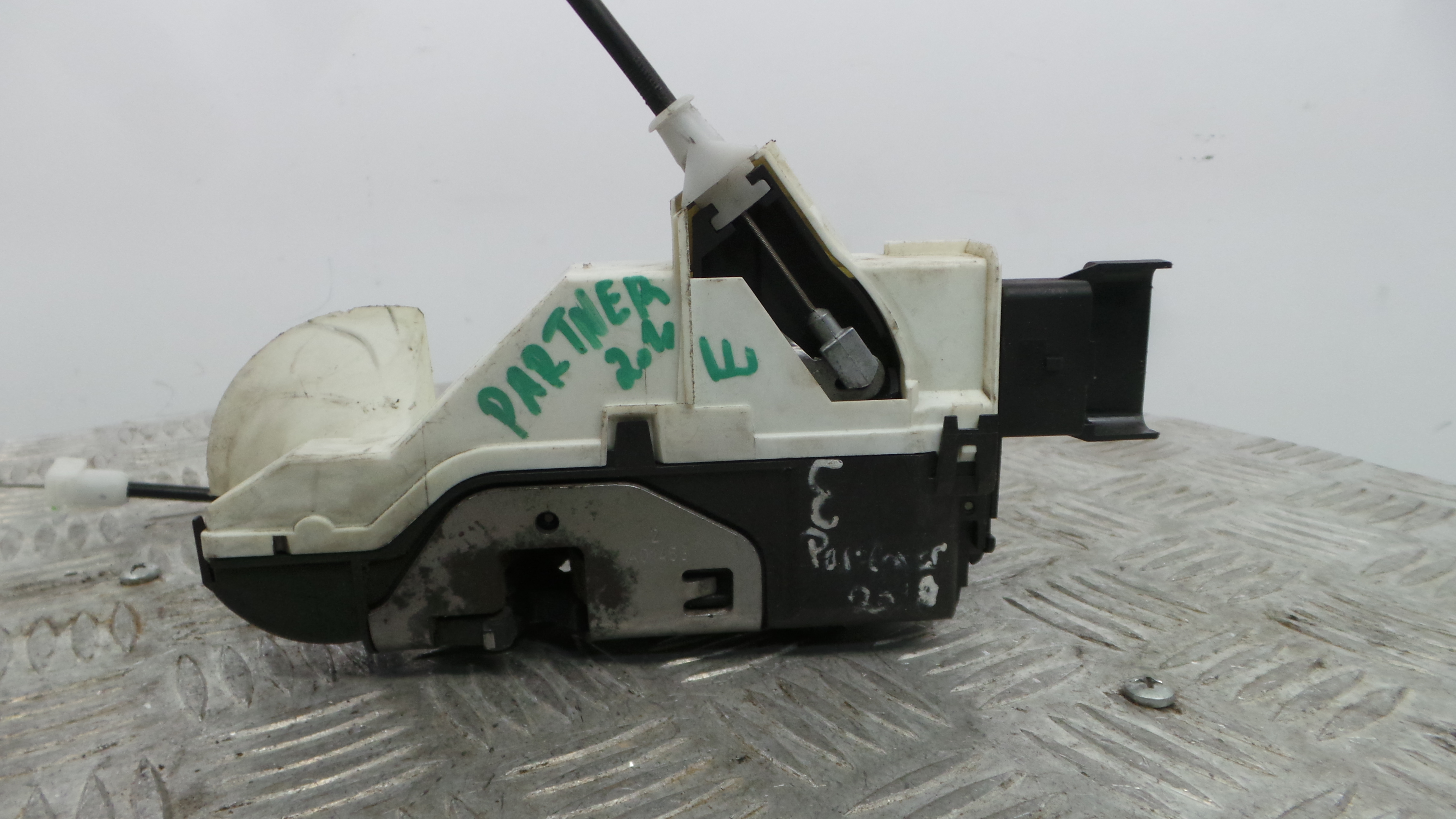 Fecho da Porta Esq 828406 - PEUGEOT PARTNER Caixa/monovolume-36751019 Fecho da Porta Esq 828406 - PEUGEOT PARTNER Caixa/monovolume-36751019