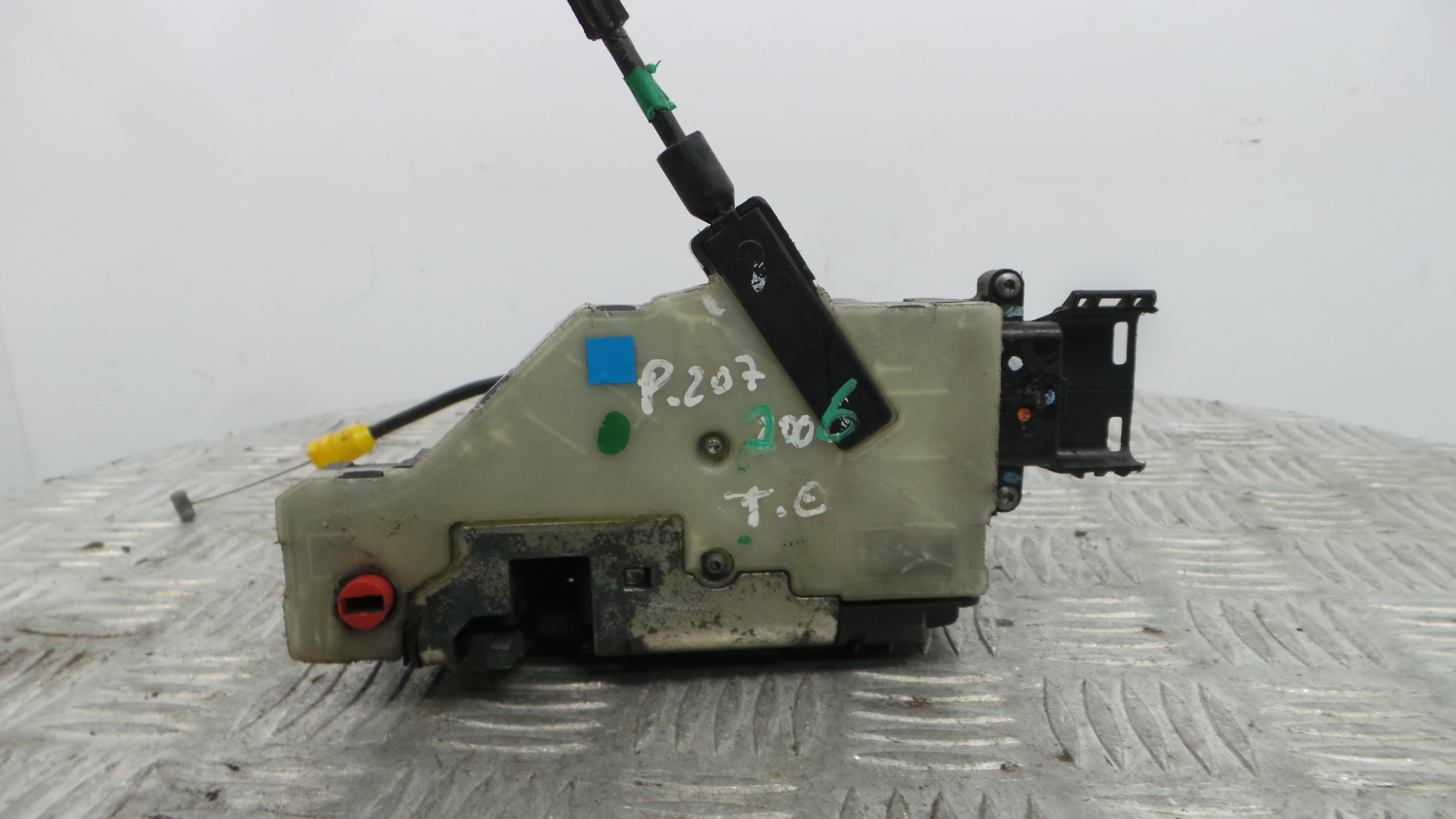 Fecho da Porta Trás Esq 9137F9 - PEUGEOT 207 (WA_, WC_), 207/207+ (WA_, WC_)-36751502 Fecho da Porta Trás Esq 9137F9 - PEUGEOT 207 (WA_, WC_), 207/207+ (WA_, WC_)-36751502