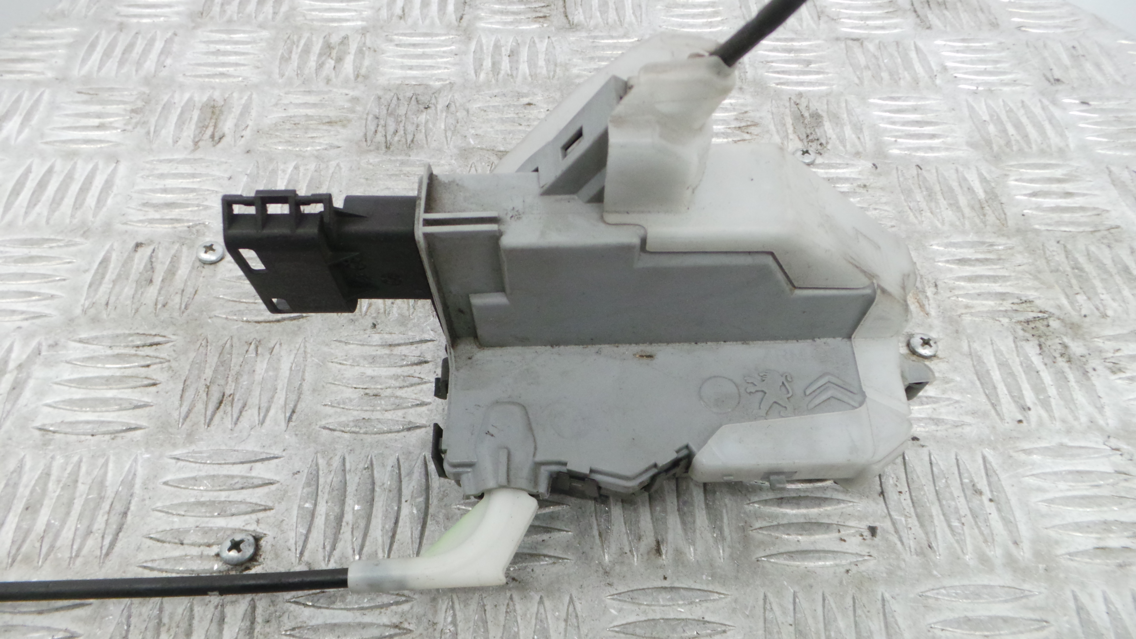 Fecho da Porta Trás Esq 732316 - CITROËN C3 II (SC_)-36751512