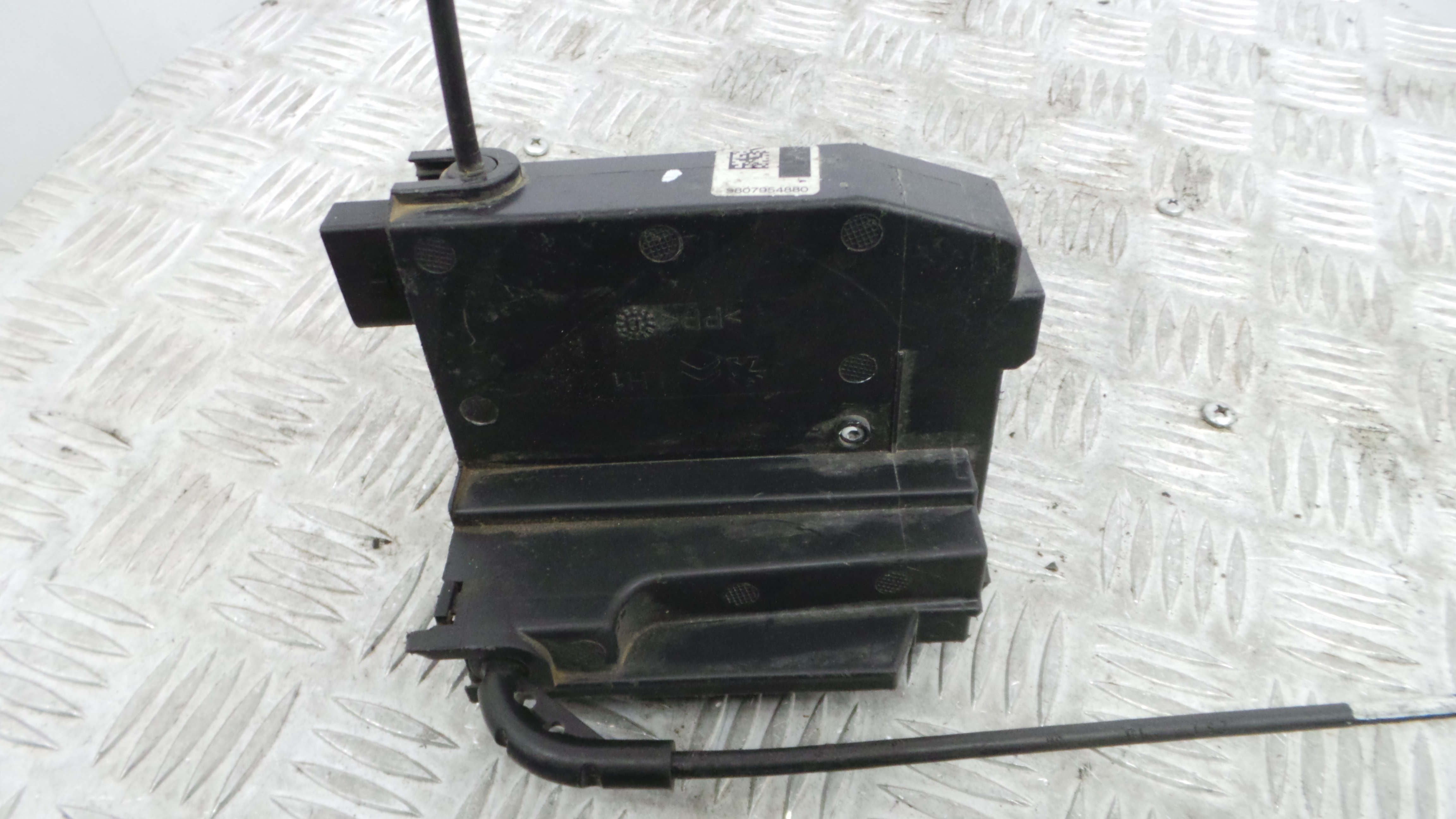 Fecho da Porta Trás Esq 9807954880 - PEUGEOT 308 II (LB_, LP_, LW_, LH_, L3_)-36751525