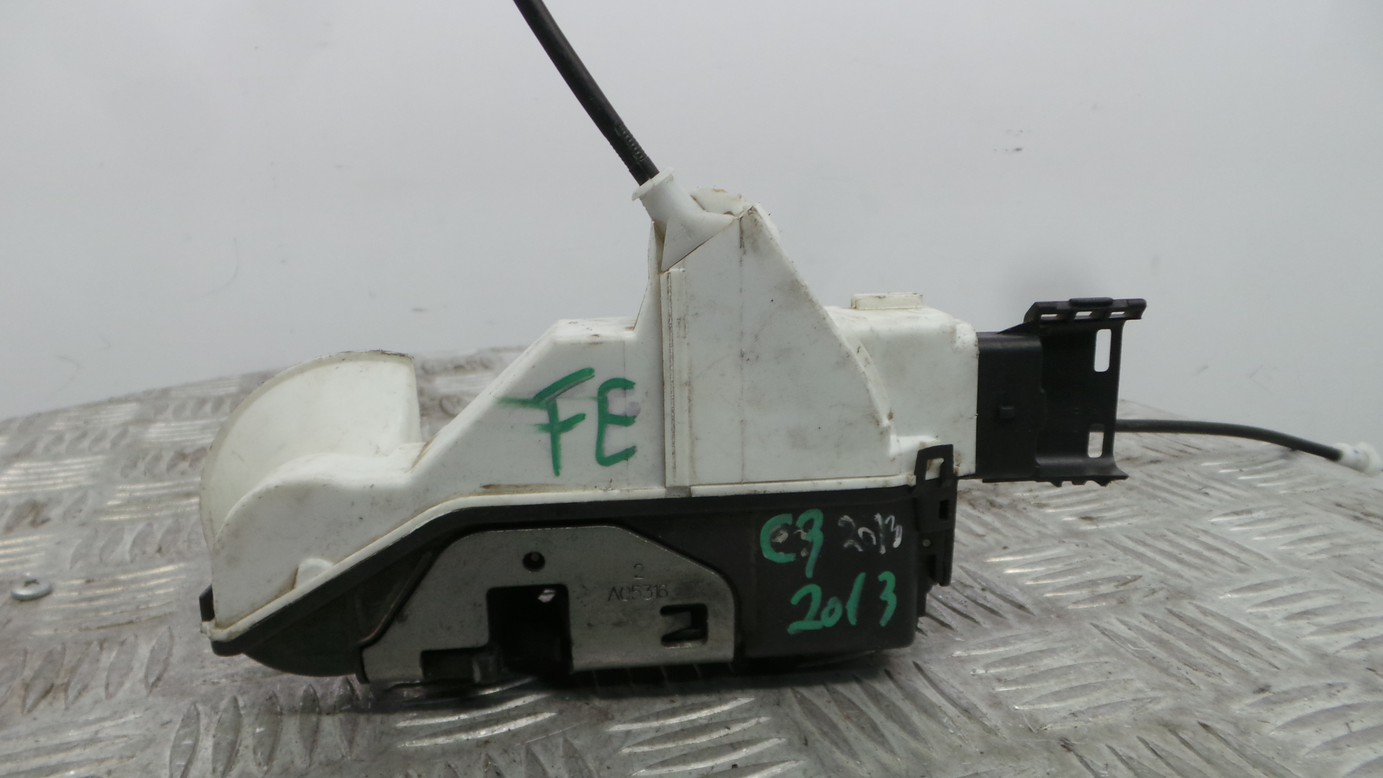 Fecho da Porta Frente Esq 006244 - CITROËN C3 II (SC_)-36754383