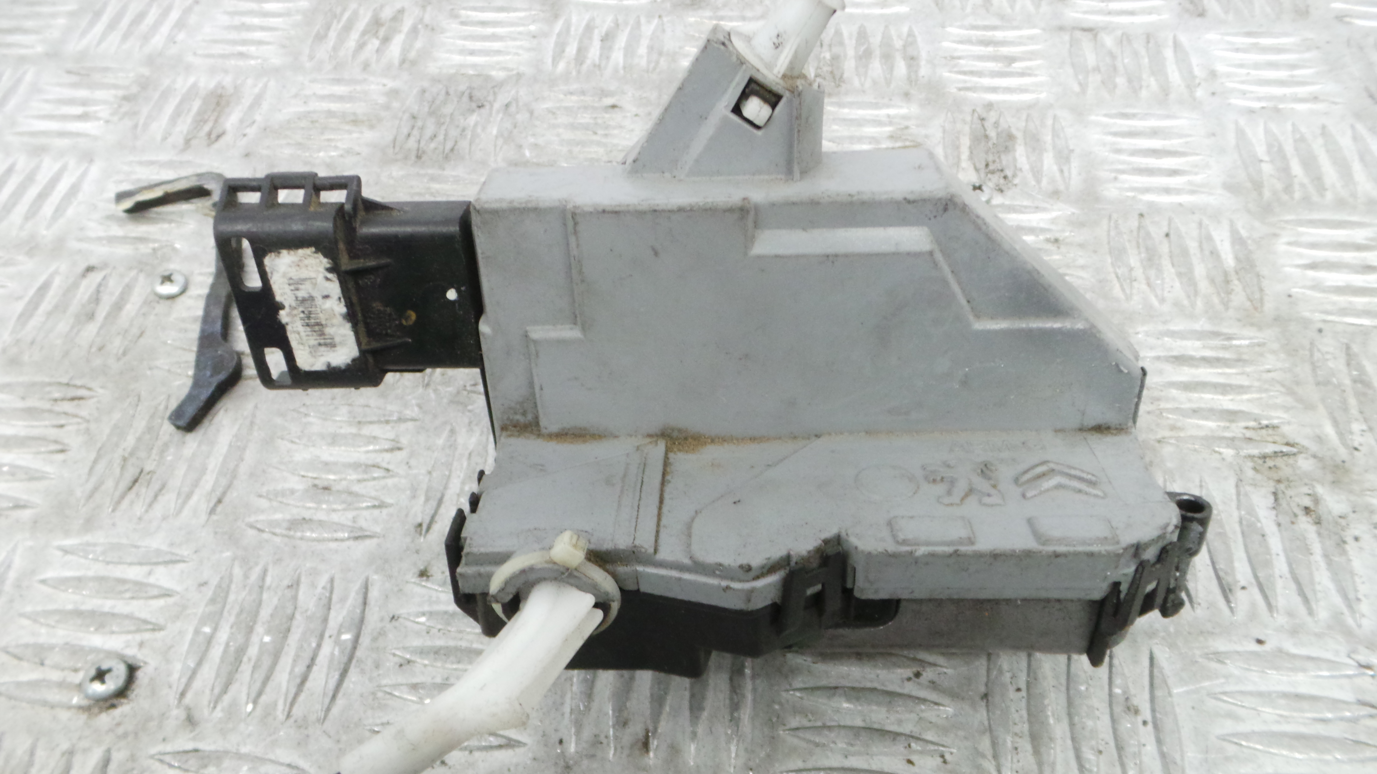 Fecho da Porta Trás Esq 567165 - PEUGEOT 308 SW I (4E_, 4H_)-36754394