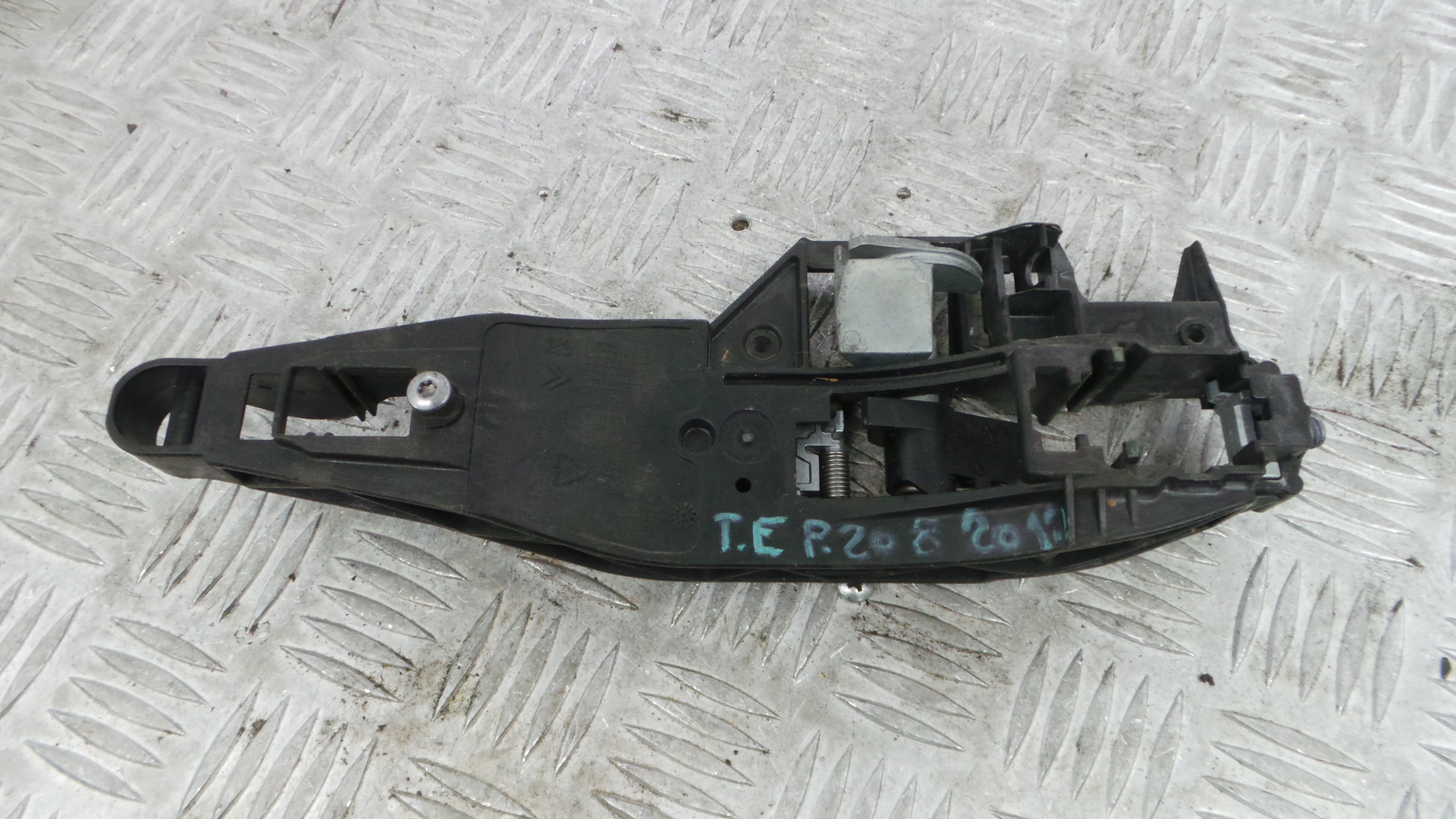 Puxador Exterior Trás esquerdo 9672961180 - PEUGEOT 208 I (CA_, CC_)-36754534 Puxador Exterior Trás esquerdo 9672961180 - PEUGEOT 208 I (CA_, CC_)-36754534