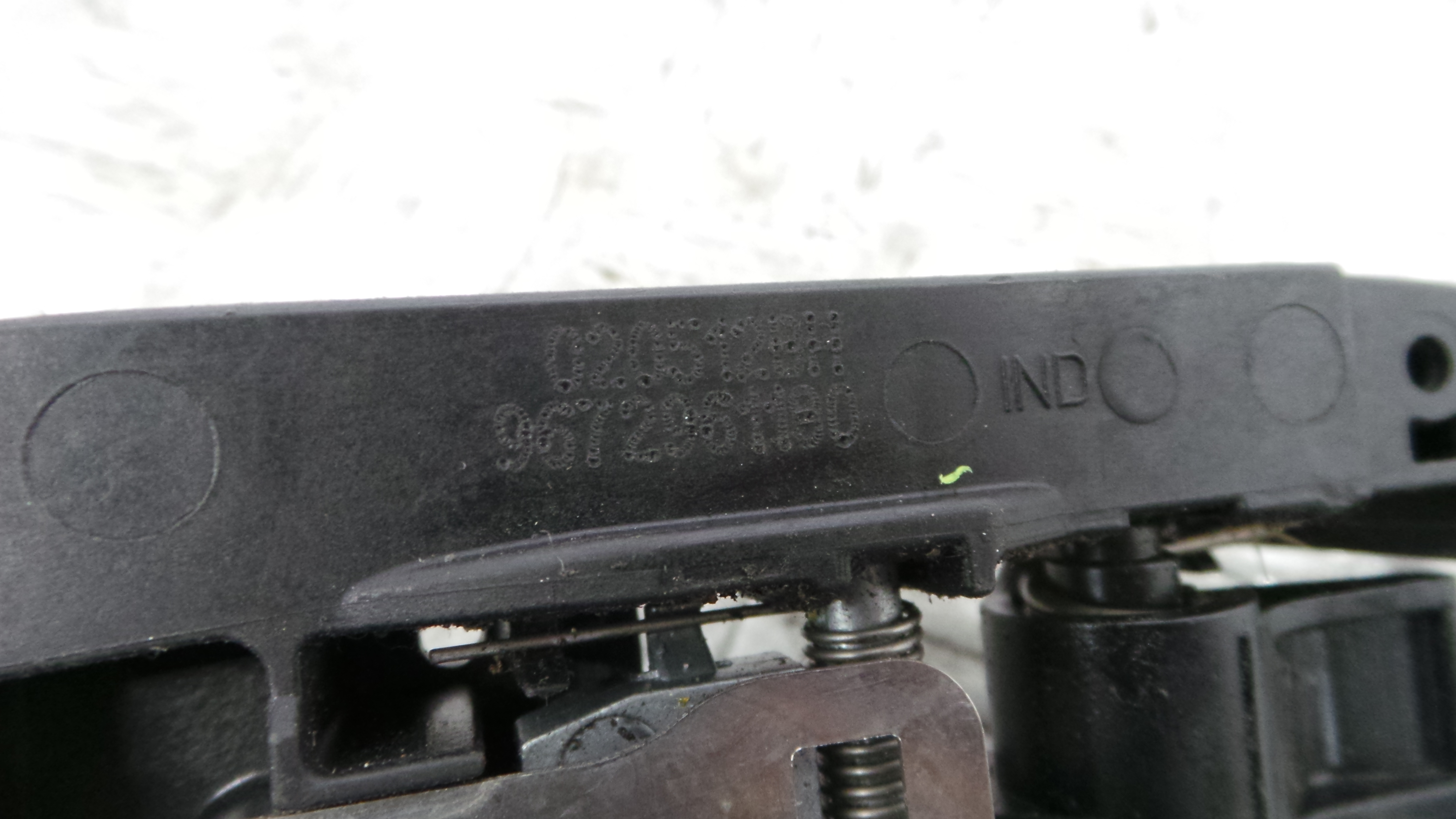 Puxador Exterior Trás esquerdo 9672961180 - PEUGEOT 208 I (CA_, CC_)-36754534