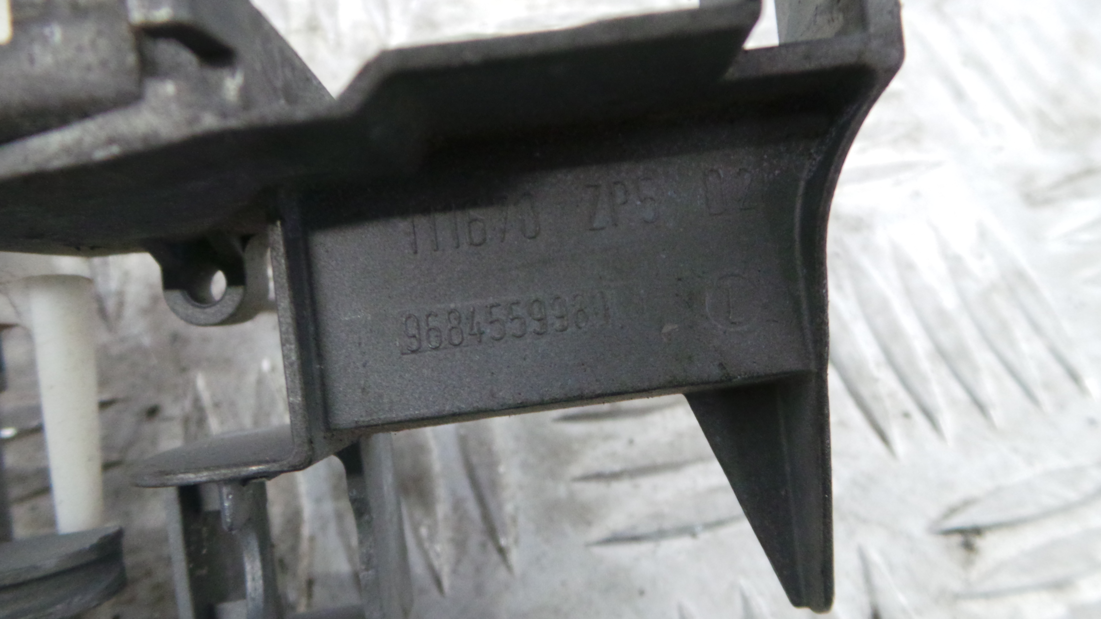 Puxador Exterior Frente Direita  9684559980 - CITROËN C3 II (SC_)-36754593