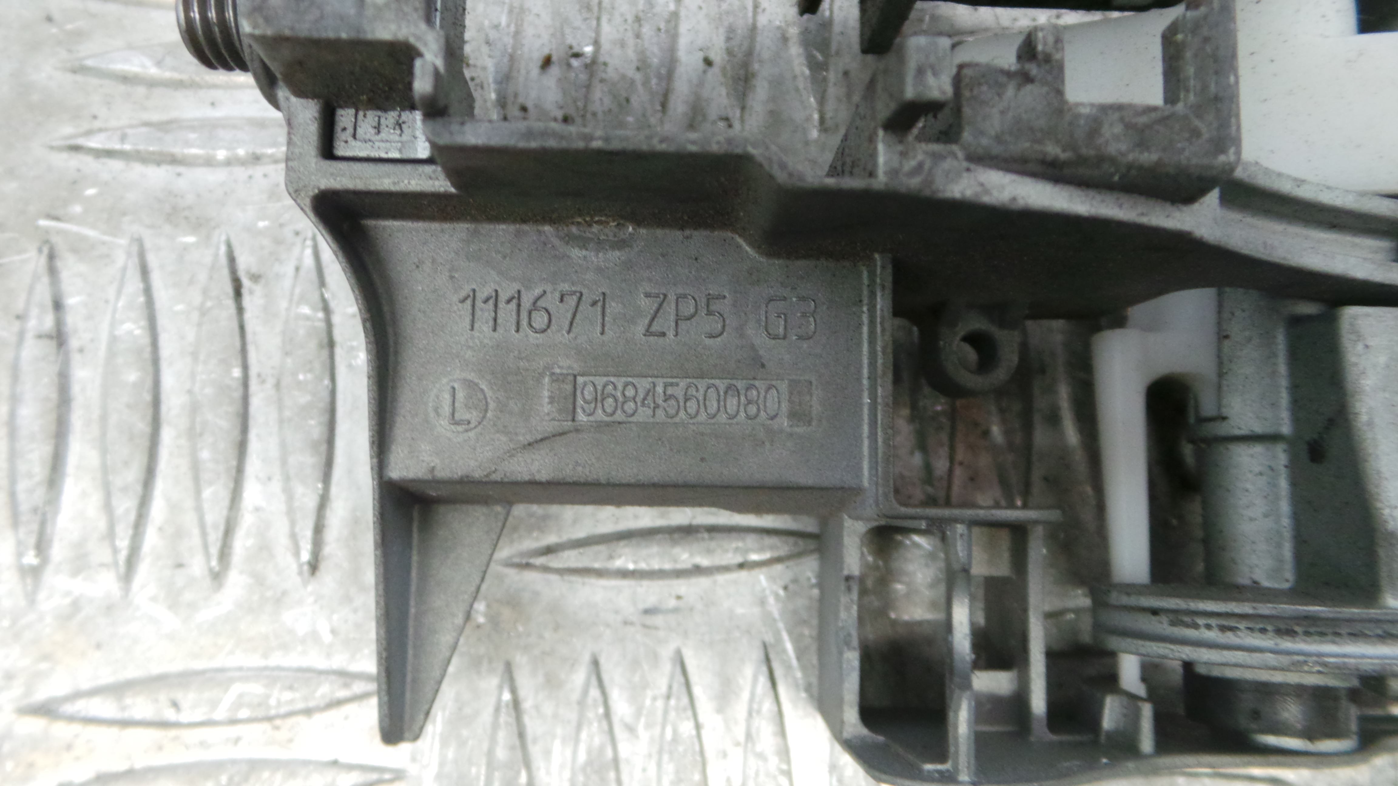 Puxador Exterior Frente Direita  9684560080 - CITROËN C3 II (SC_)-36754596