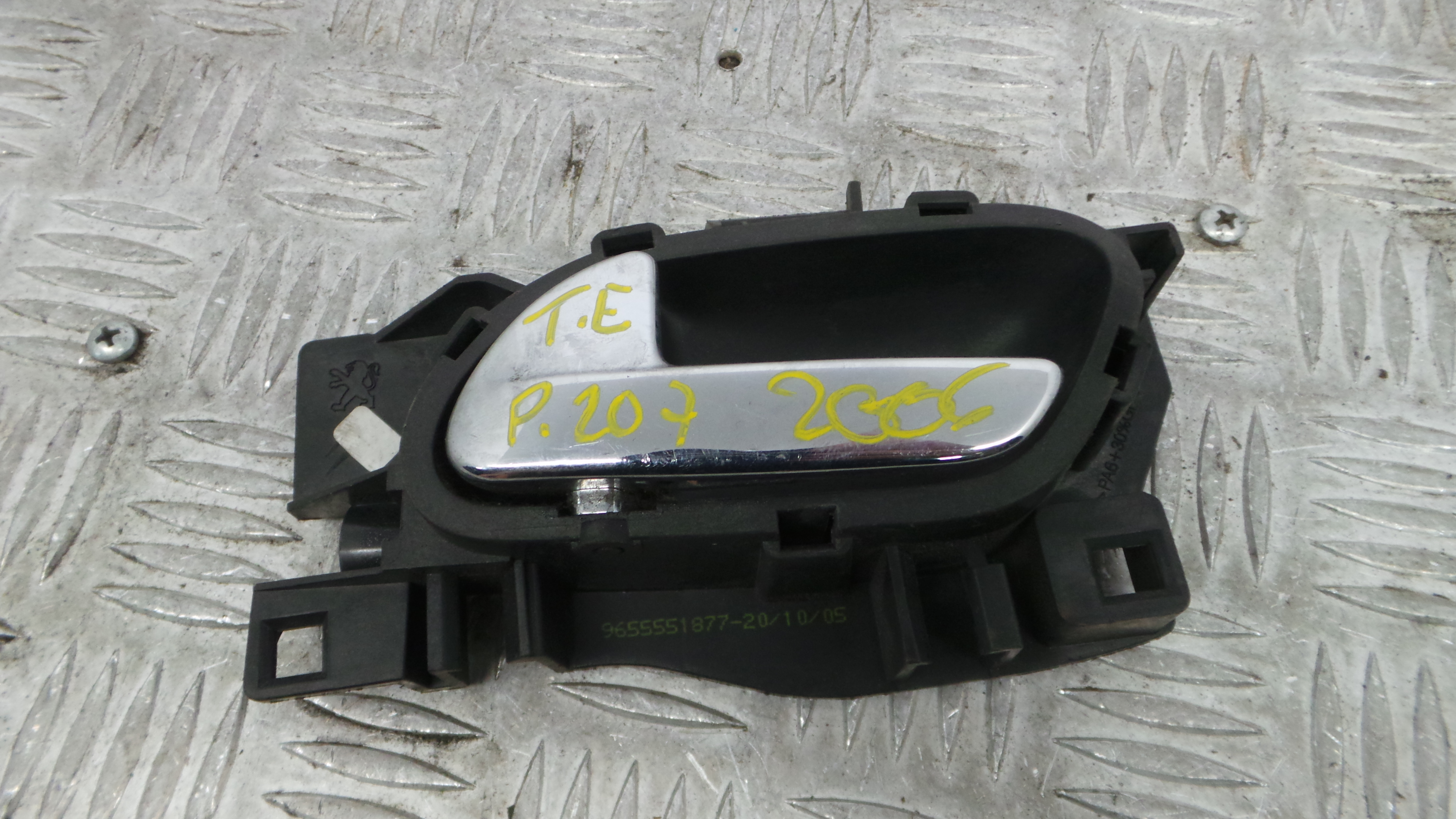 Puxador Interior Traseiro Esquerdo  9655551877 - PEUGEOT 207 (WA_, WC_), 207/207+ (WA_, WC_)-36754678