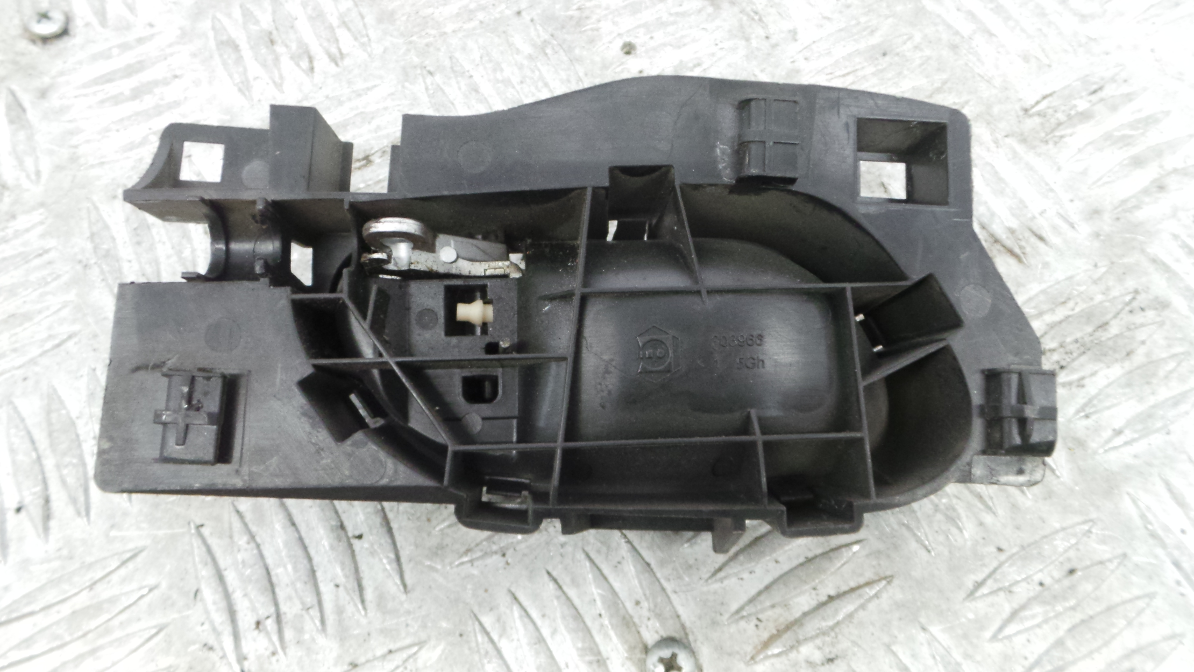 Puxador Interior Traseiro Esquerdo  96802456VV - PEUGEOT 207 (WA_, WC_), 207/207+ (WA_, WC_)-36754705