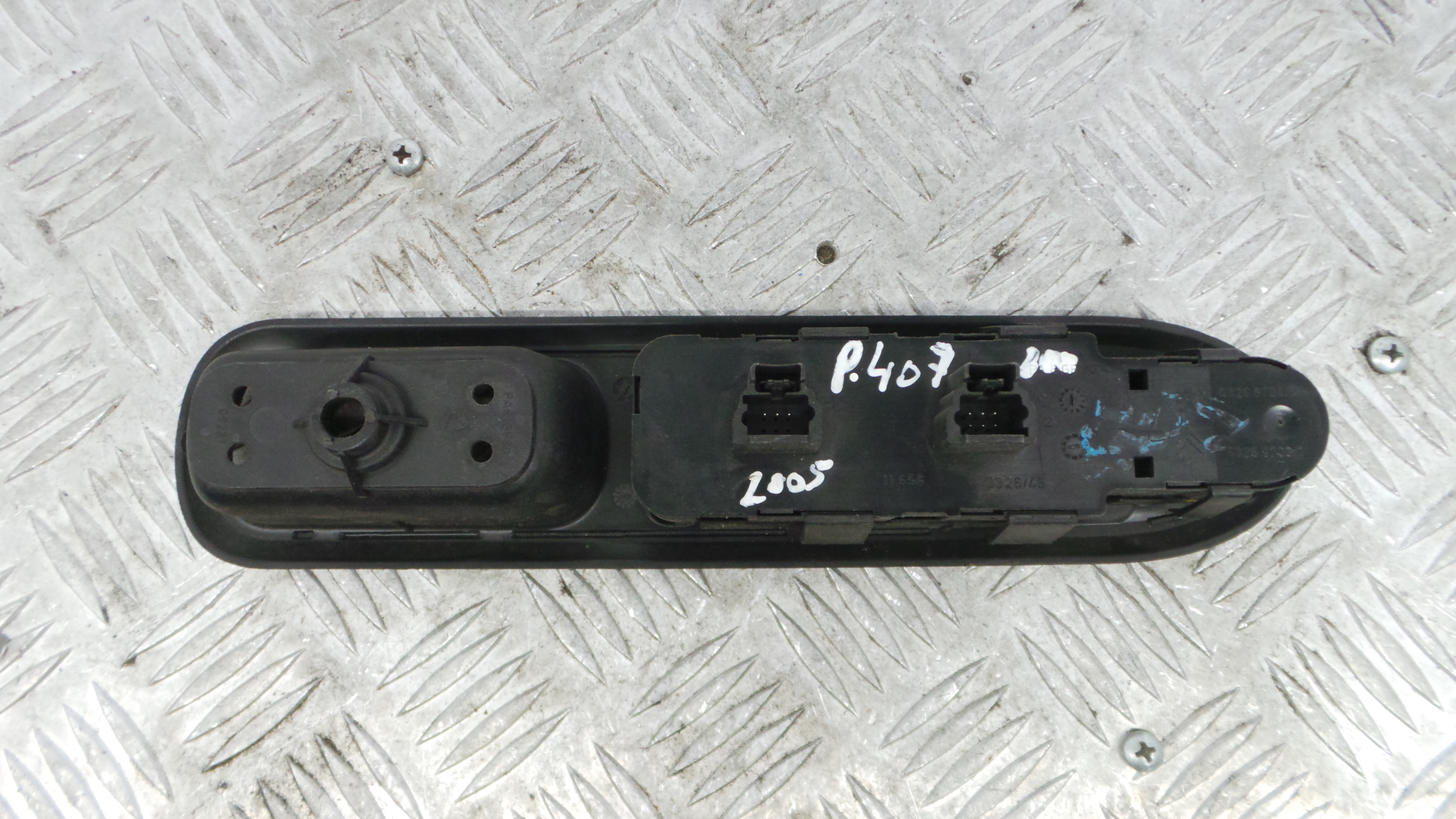 Interruptor / Comando Elevador Vidro Frente Esq 96468704XT - PEUGEOT 407 (6D_)-36755109