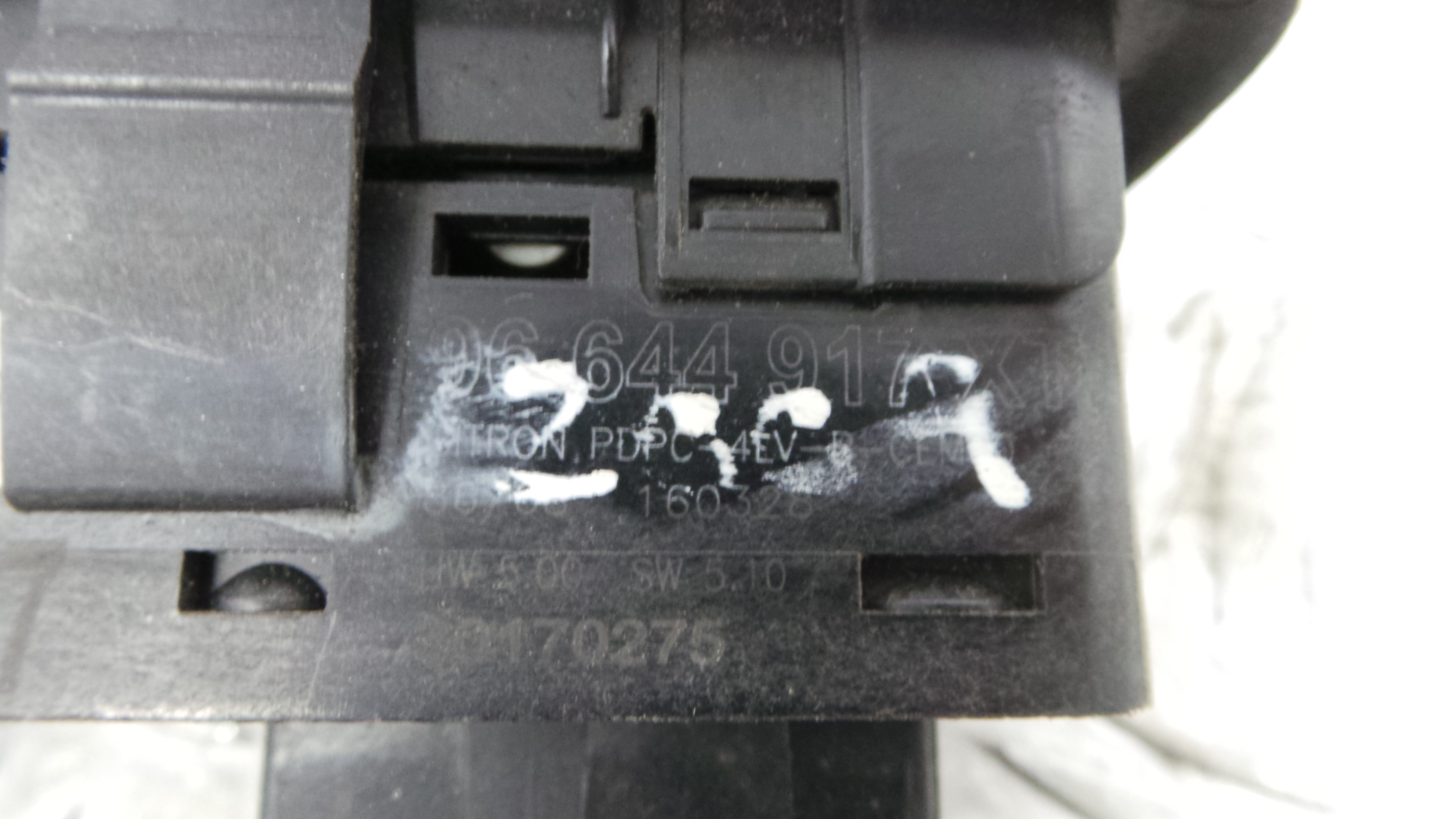 Interruptor / Comando Elevador Vidro Frente Esq  96644917XT - PEUGEOT 308 I (4A_, 4C_)-36755112