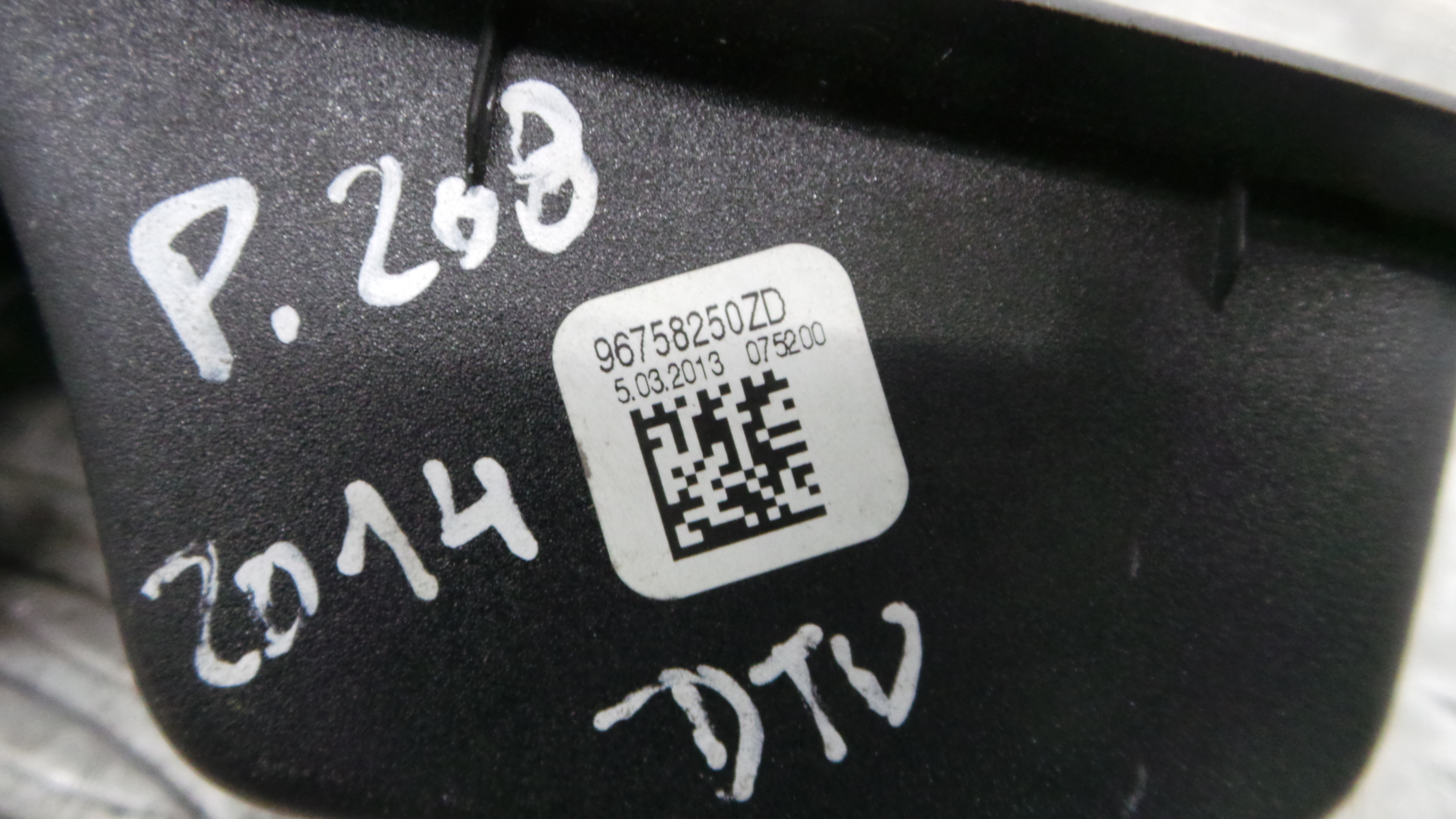 Interruptor / Comando Elevador Vidro Frente Dto 96758250ZD - PEUGEOT 208 I (CA_, CC_)-36755115