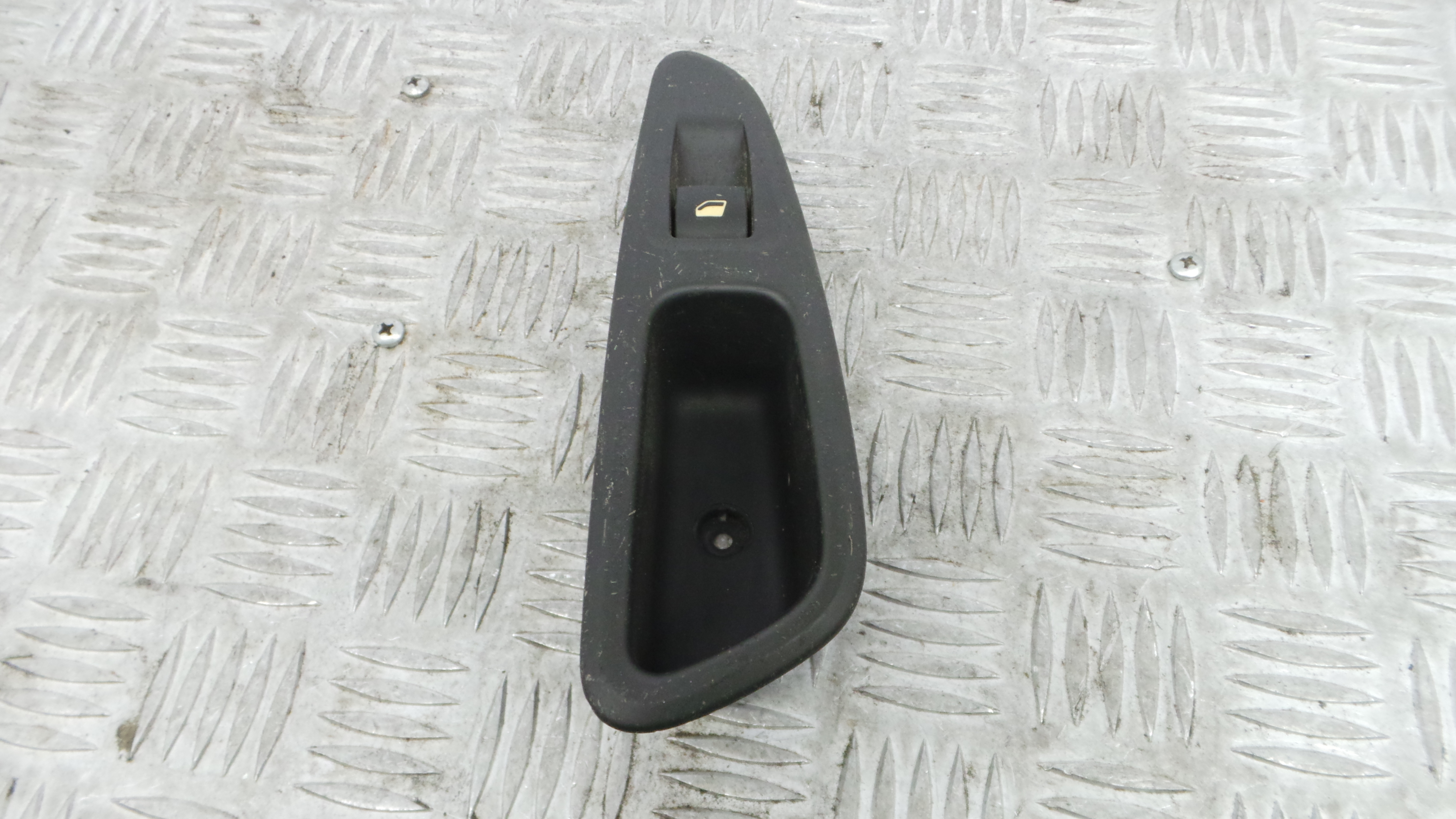 Interruptor / Comando Elevador Vidro Trás Esq 96565185XT - PEUGEOT 308 SW I (4E_, 4H_)-36755123 Interruptor / Comando Elevador Vidro Trás Esq 96565185XT - PEUGEOT 308 SW I (4E_, 4H_)-36755123