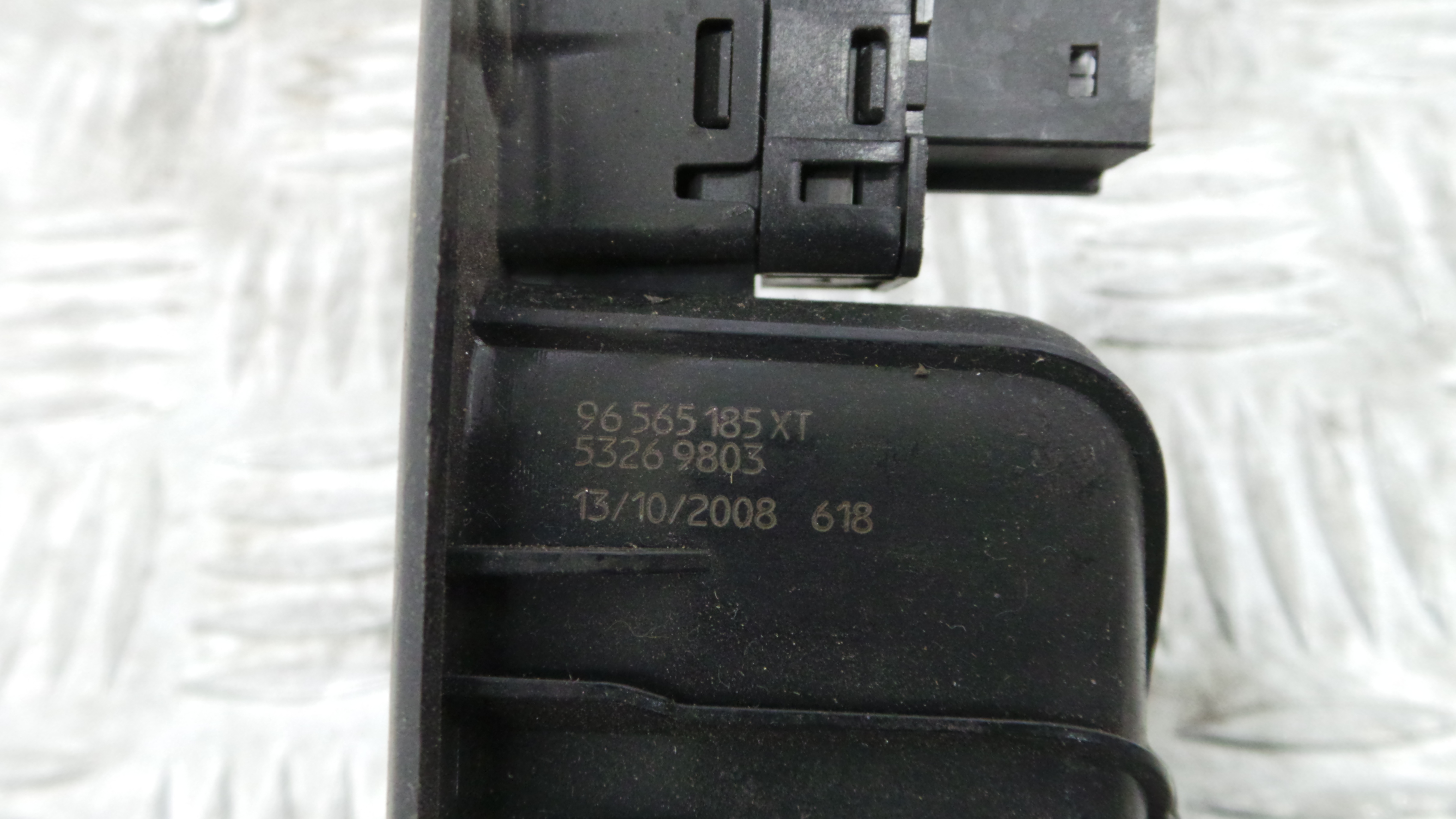Interruptor / Comando Elevador Vidro Trás Esq 96565185XT - PEUGEOT 308 SW I (4E_, 4H_)-36755123