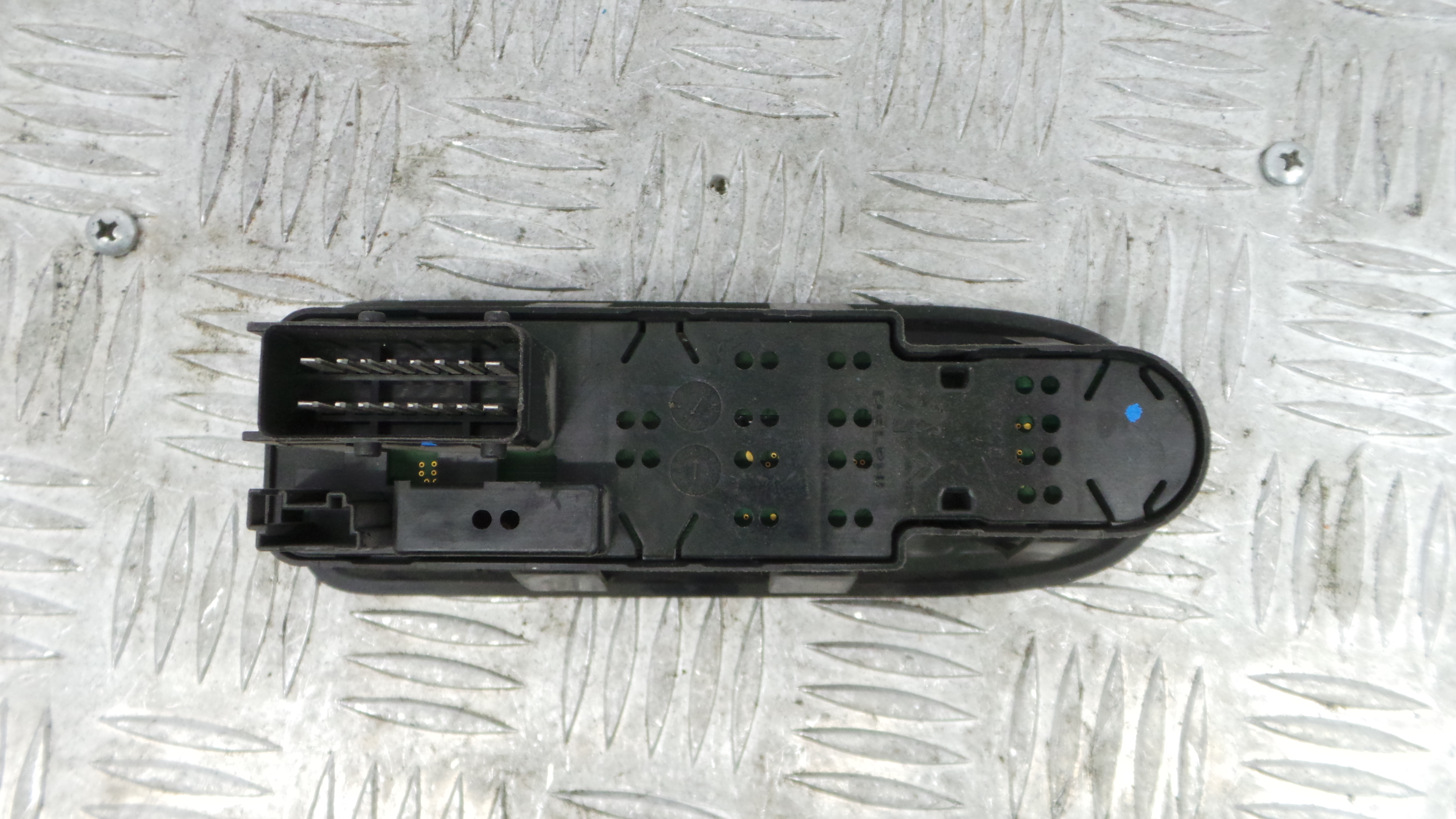 Interruptor / Comando Elevador Vidro Frente Esq 96637530XT - CITROËN C3 II (SC_)-36755126