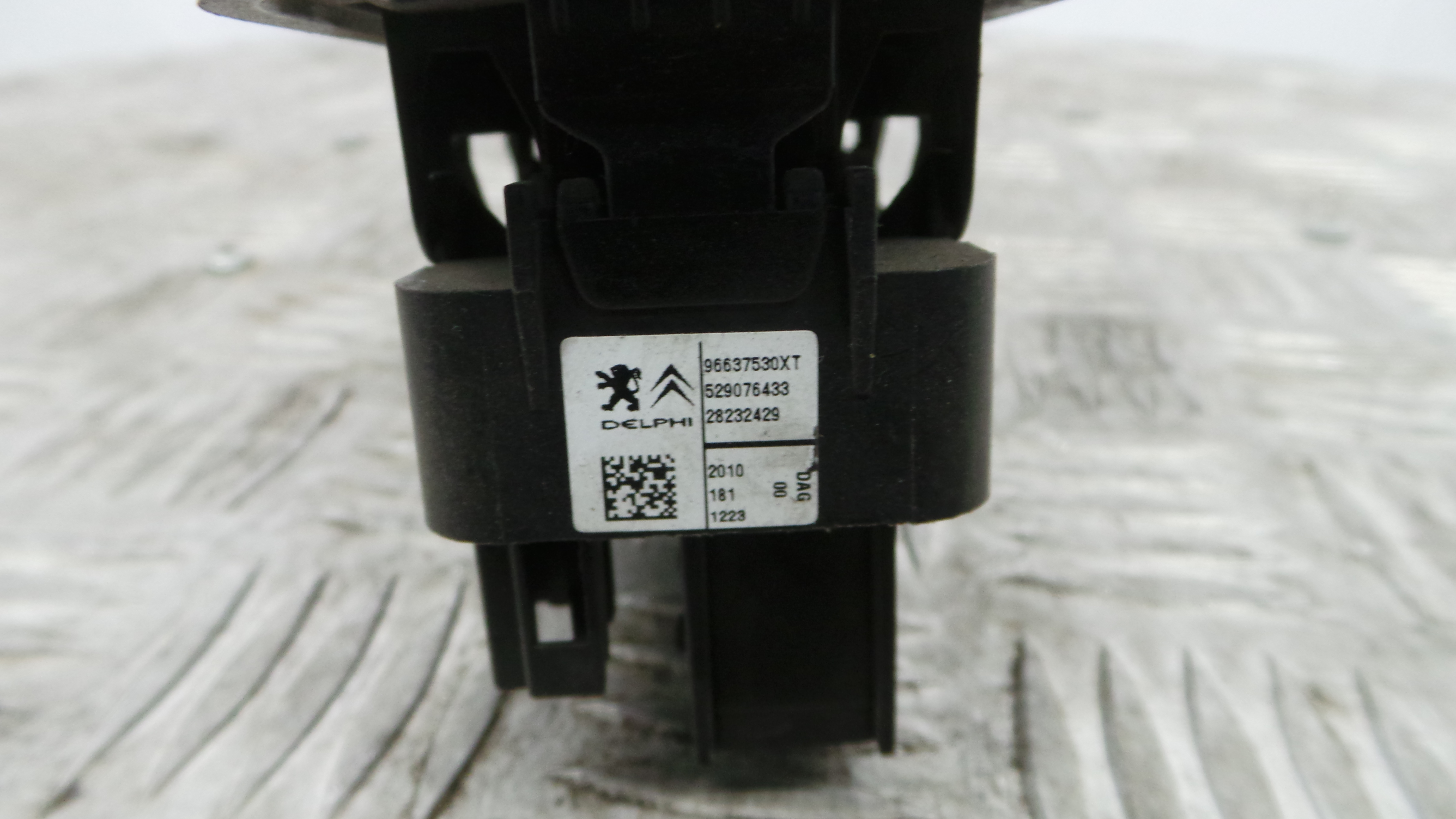 Interruptor / Comando Elevador Vidro Frente Esq 96637530XT - CITROËN C3 II (SC_)-36755126