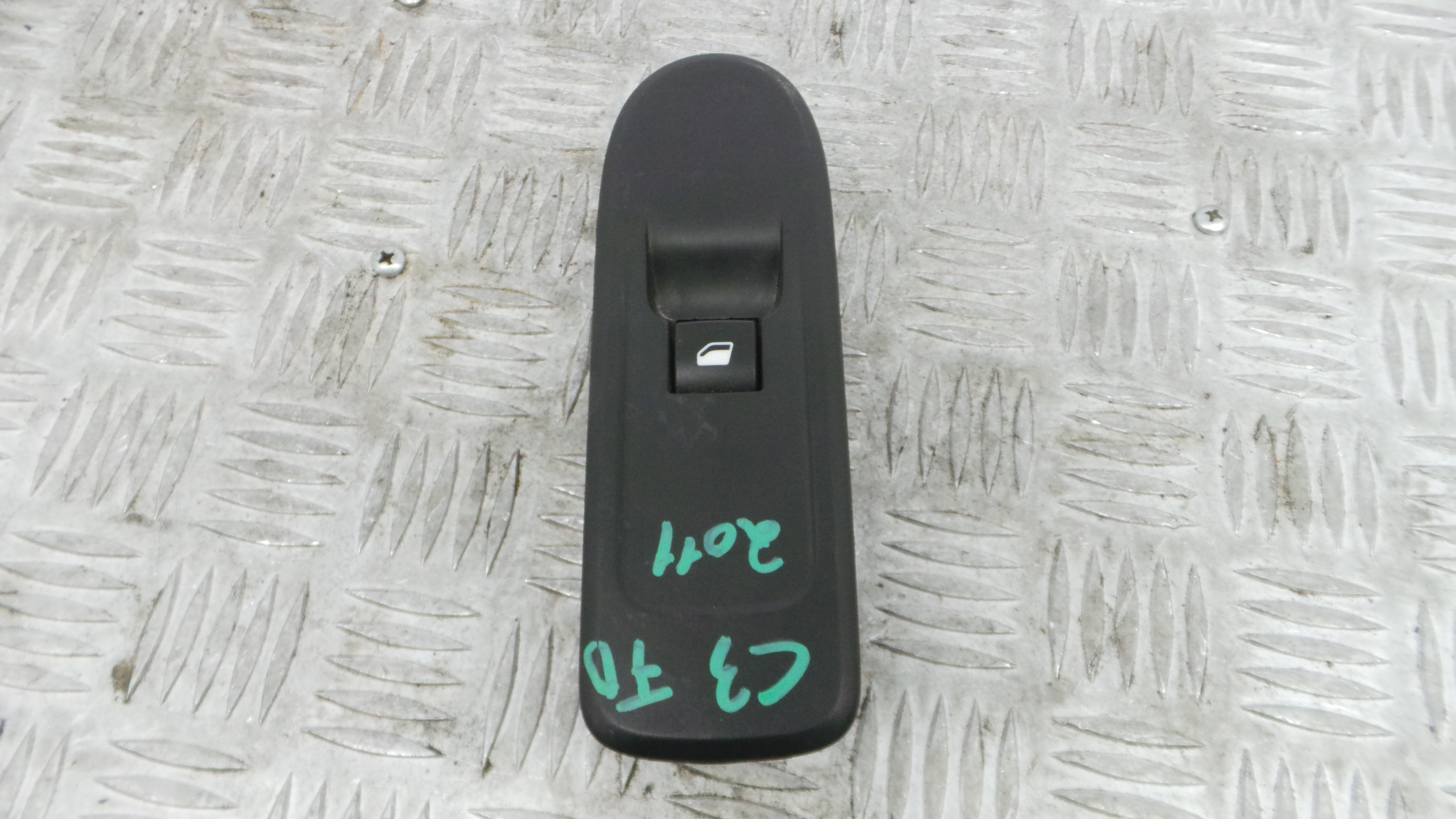 Interruptor / Comando Elevador Vidro Frente Dto  96637534XT - CITROËN C3 II (SC_)-36755134