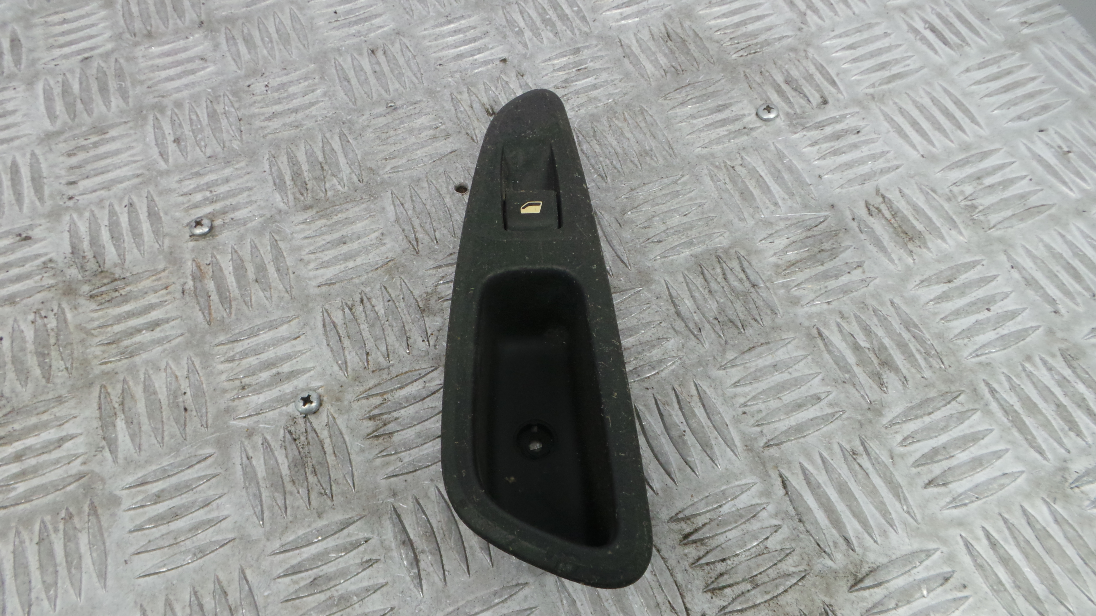 Interruptor / Comando Elevador Vidro Trás Dto 96573850XT - PEUGEOT 308 SW I (4E_, 4H_)-36755141