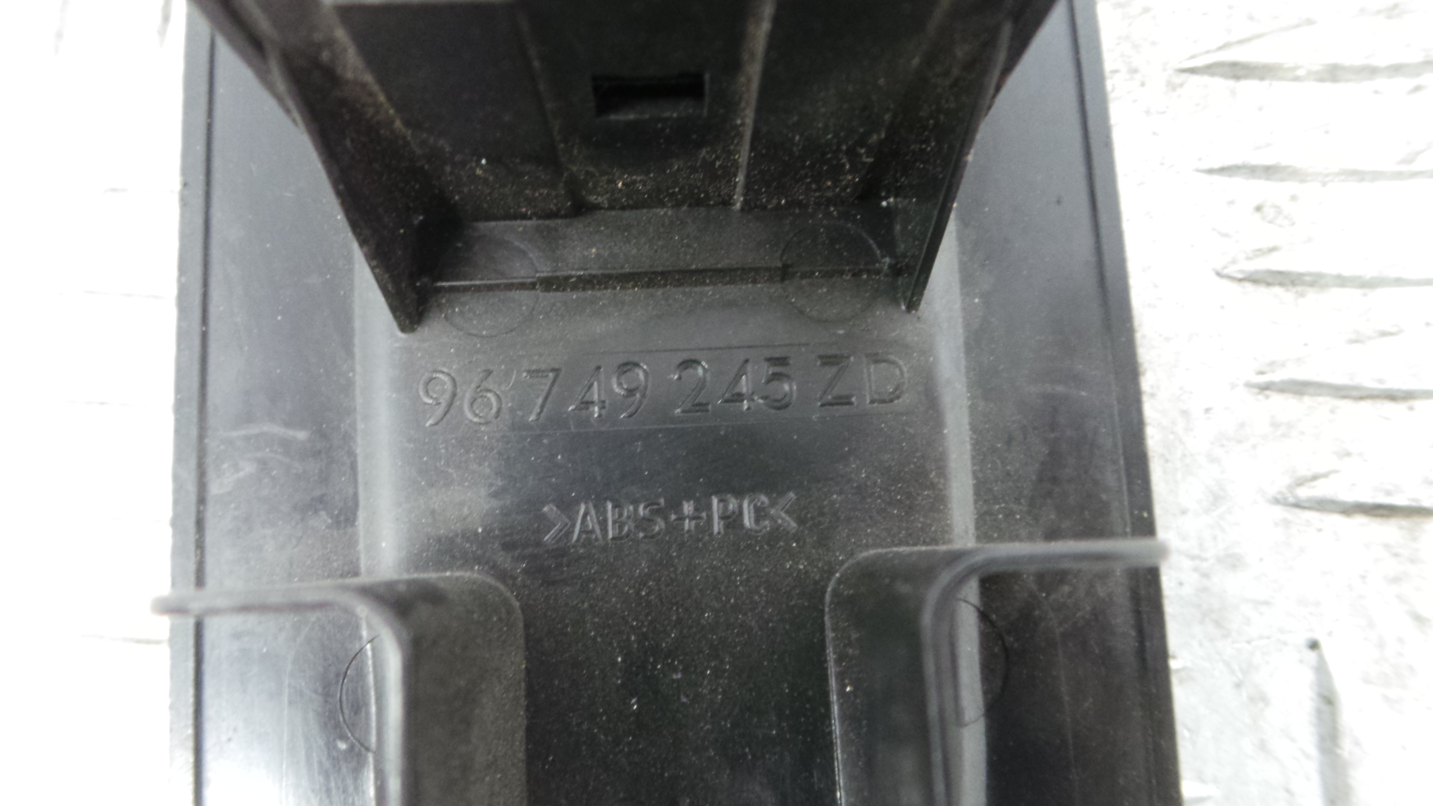 Interruptor / Comando Elevador Vidro Frente Esq  96749245ZD - PEUGEOT 208 I (CA_, CC_)-36755148