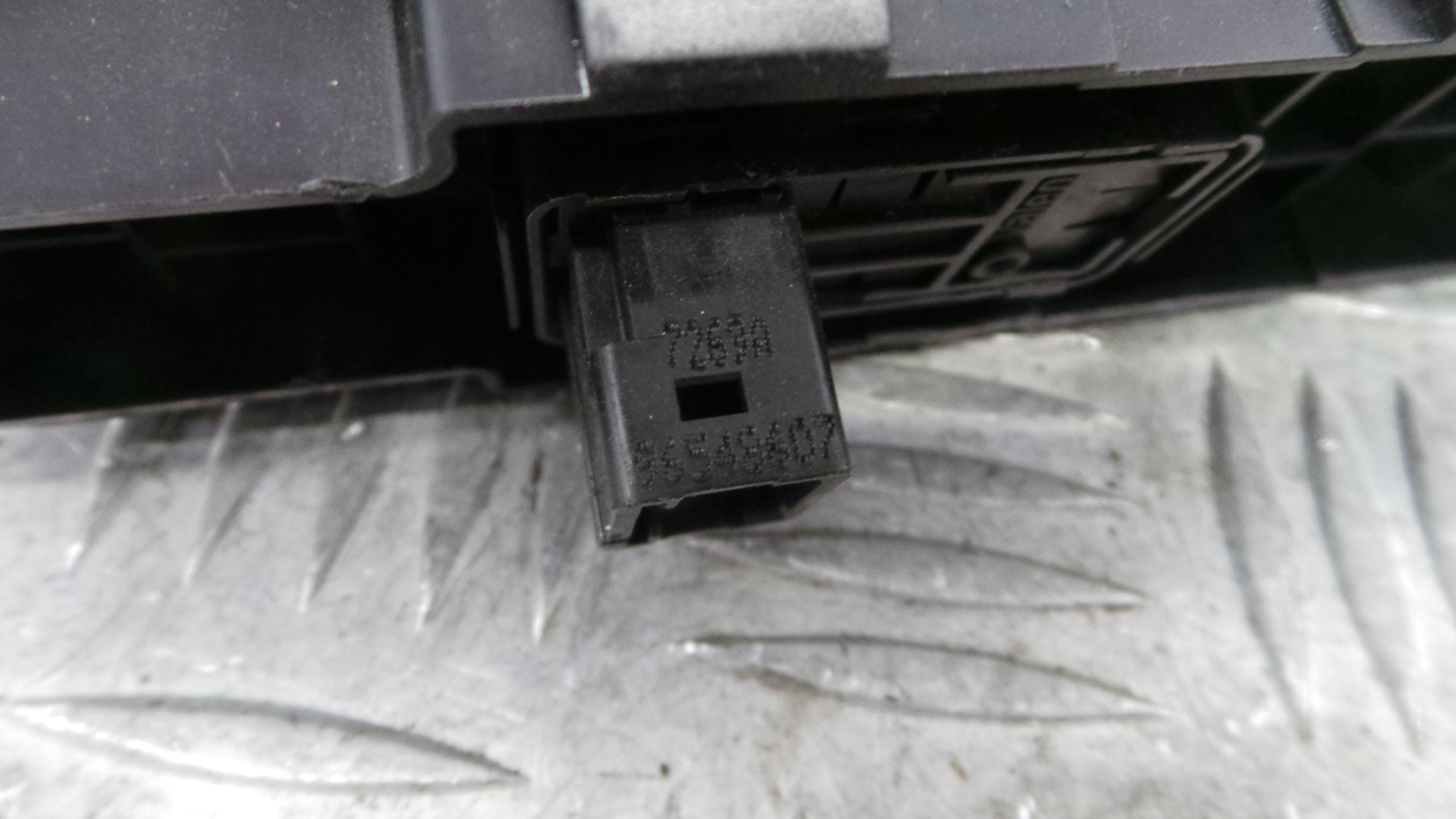 Interruptor / Comando Elevador Vidro Frente Dto  96548607 - PEUGEOT 207 (WA_, WC_), 207/207+ (WA_, W-36755170