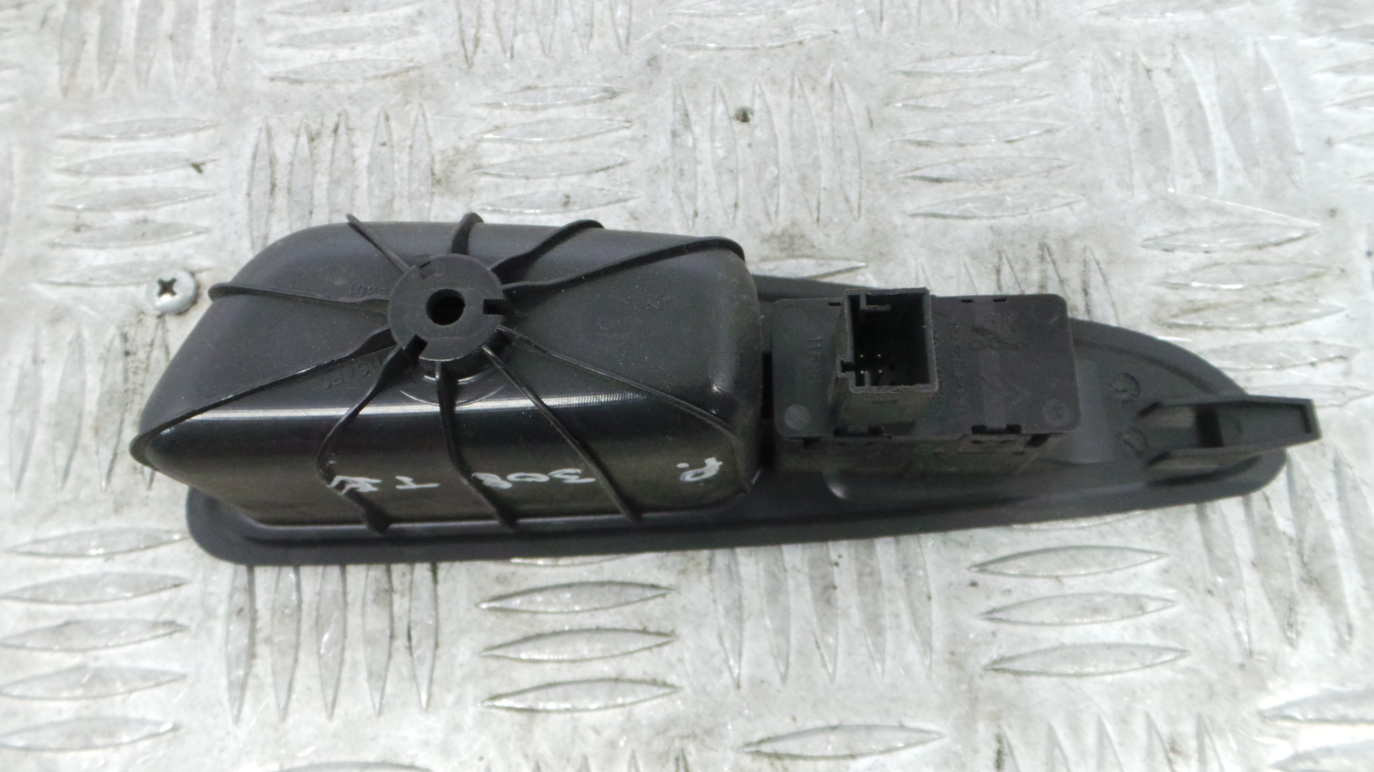 Interruptor / Comando Elevador Vidro Trás Esq 96565185XT - PEUGEOT 308 I (4A_, 4C_)-36755467