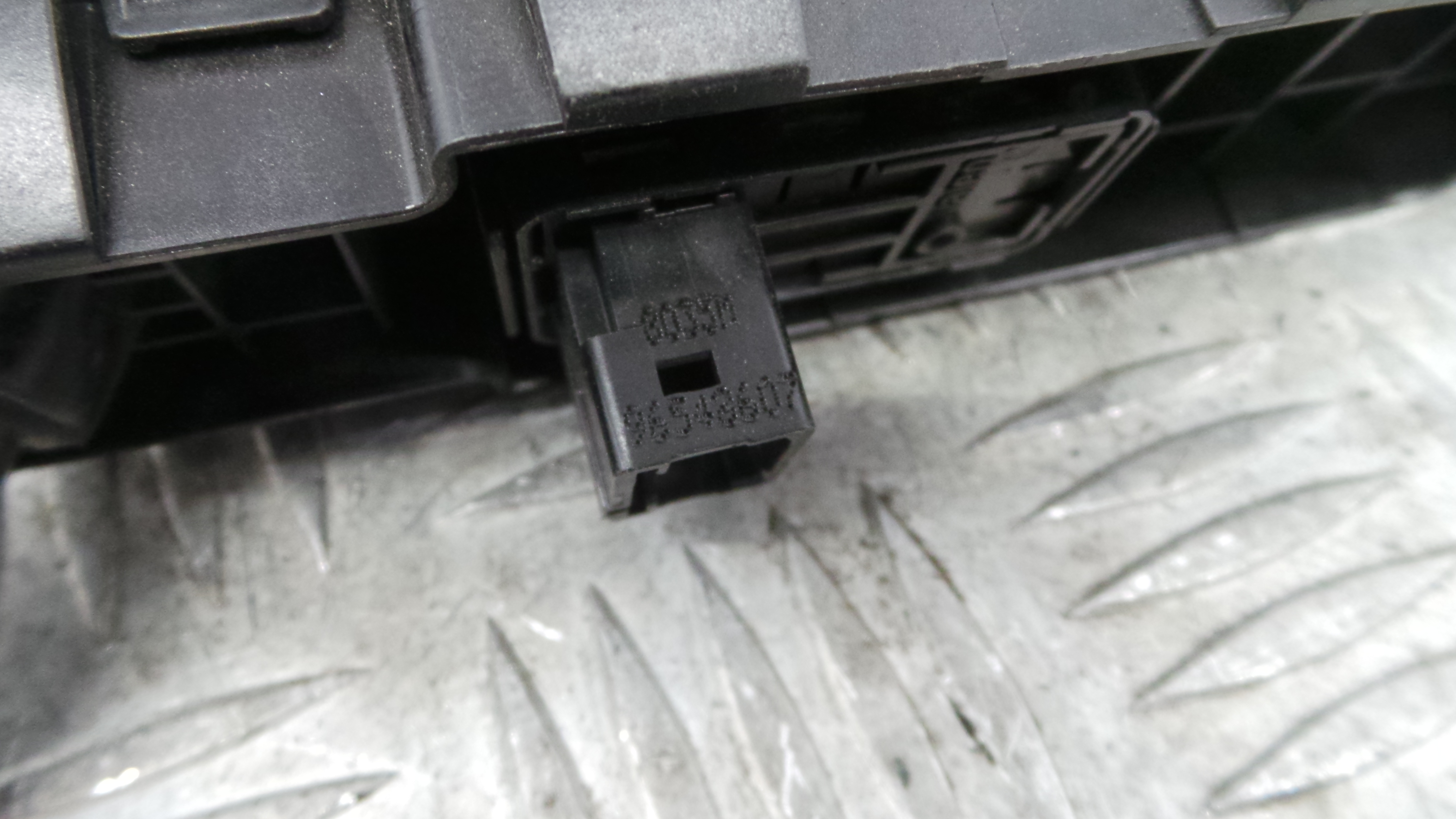 Interruptor / Comando Elevador Vidro Frente Dto  96548607 - PEUGEOT 207 (WA_, WC_), 207/207+ (WA_, W-36755965