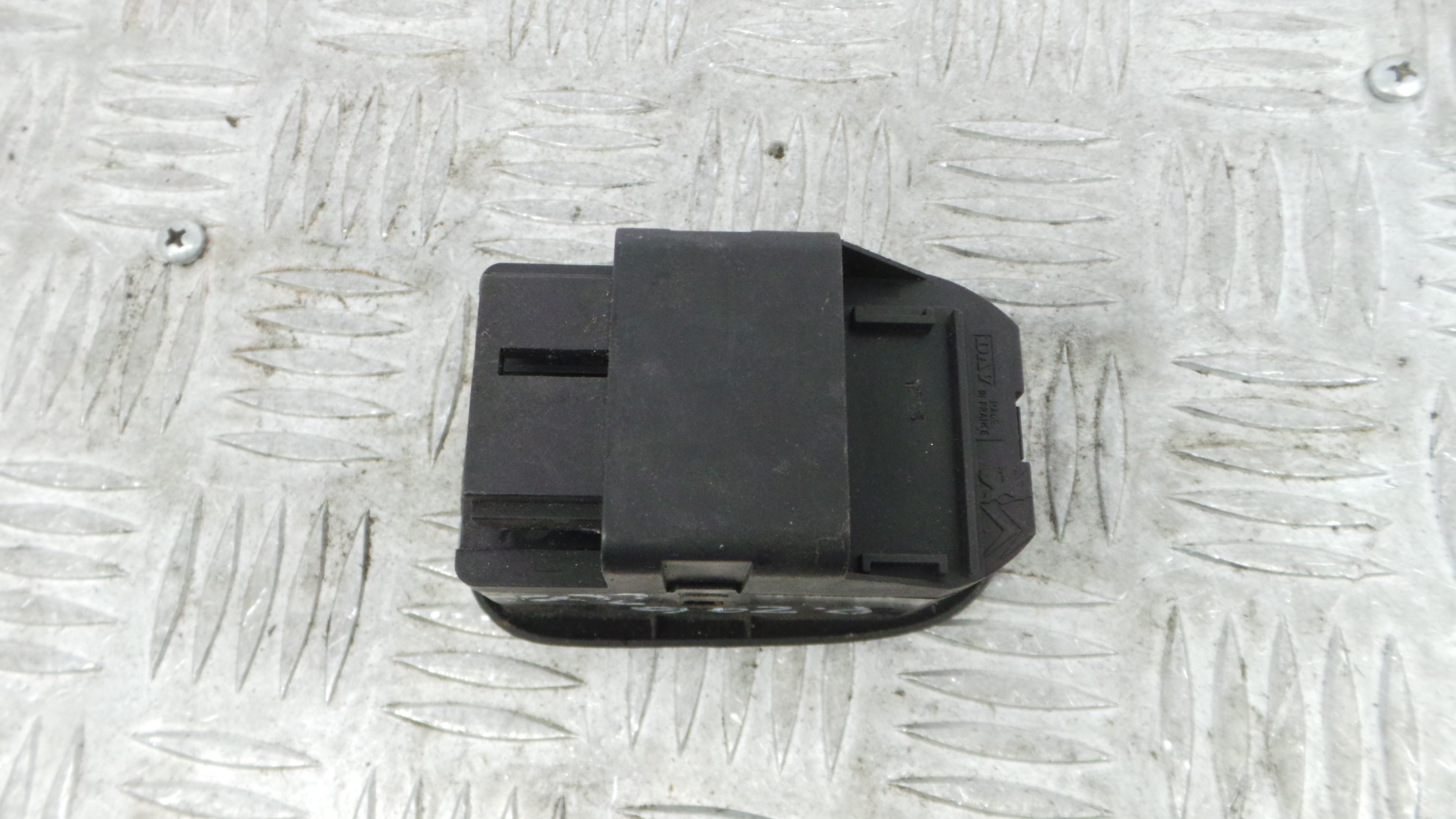 Interruptor / Comando Elevador Vidro Frente Esq  6552WQ - PEUGEOT 206 Hatchback (2A/C)-36756537