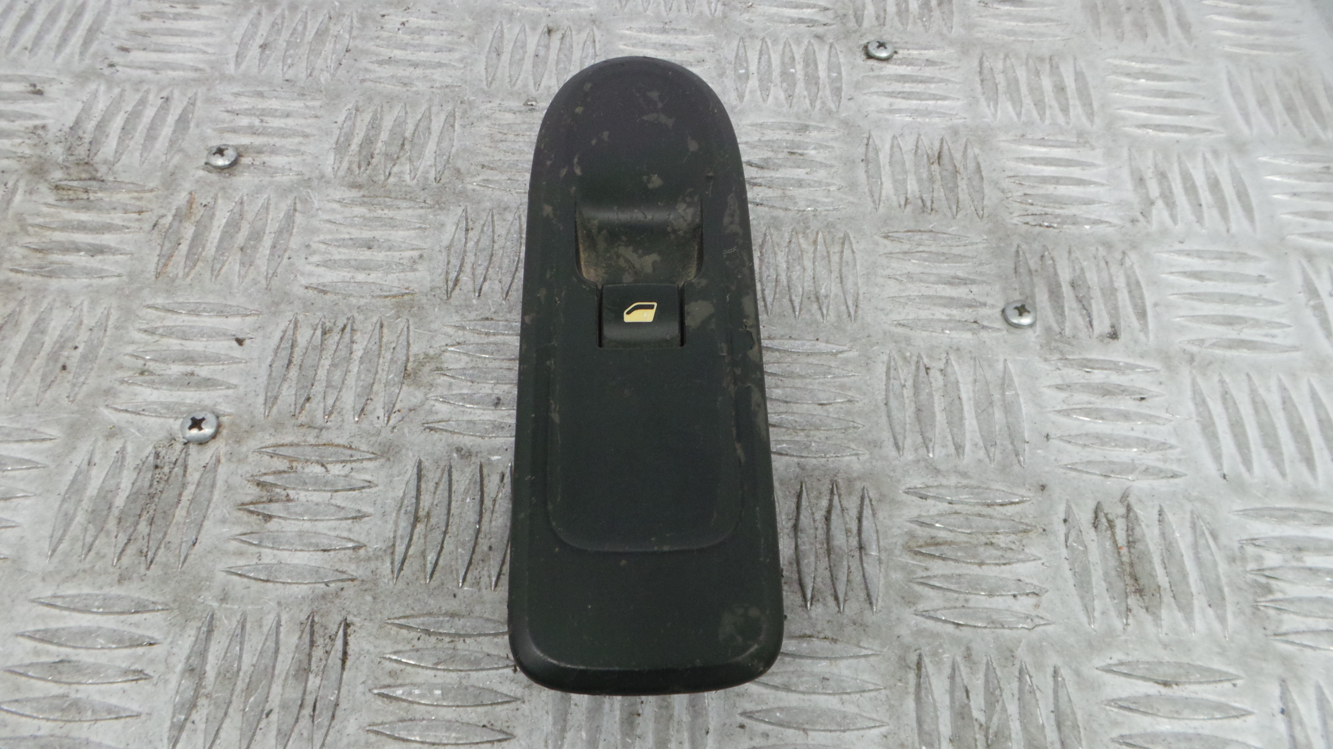 Interruptor / Comando Elevador Vidro Frente Dto  96565184XT - PEUGEOT 308 I (4A_, 4C_)-36756541