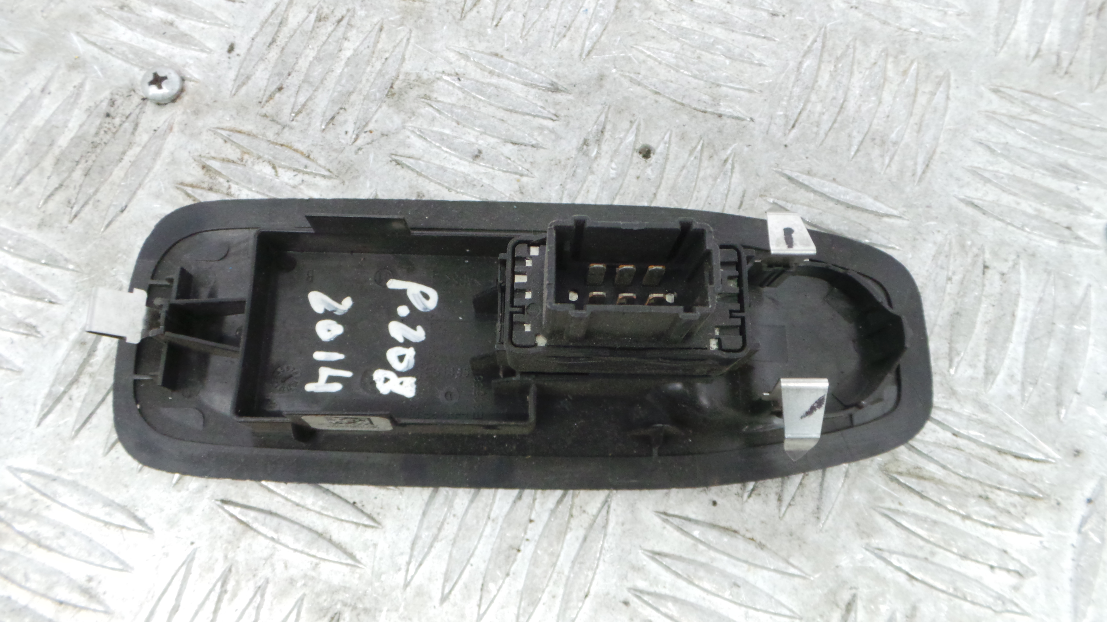 Interruptor / Comando Elevador Vidro Frente Dto 96749628ZD - PEUGEOT 208 I (CA_, CC_)-36756554