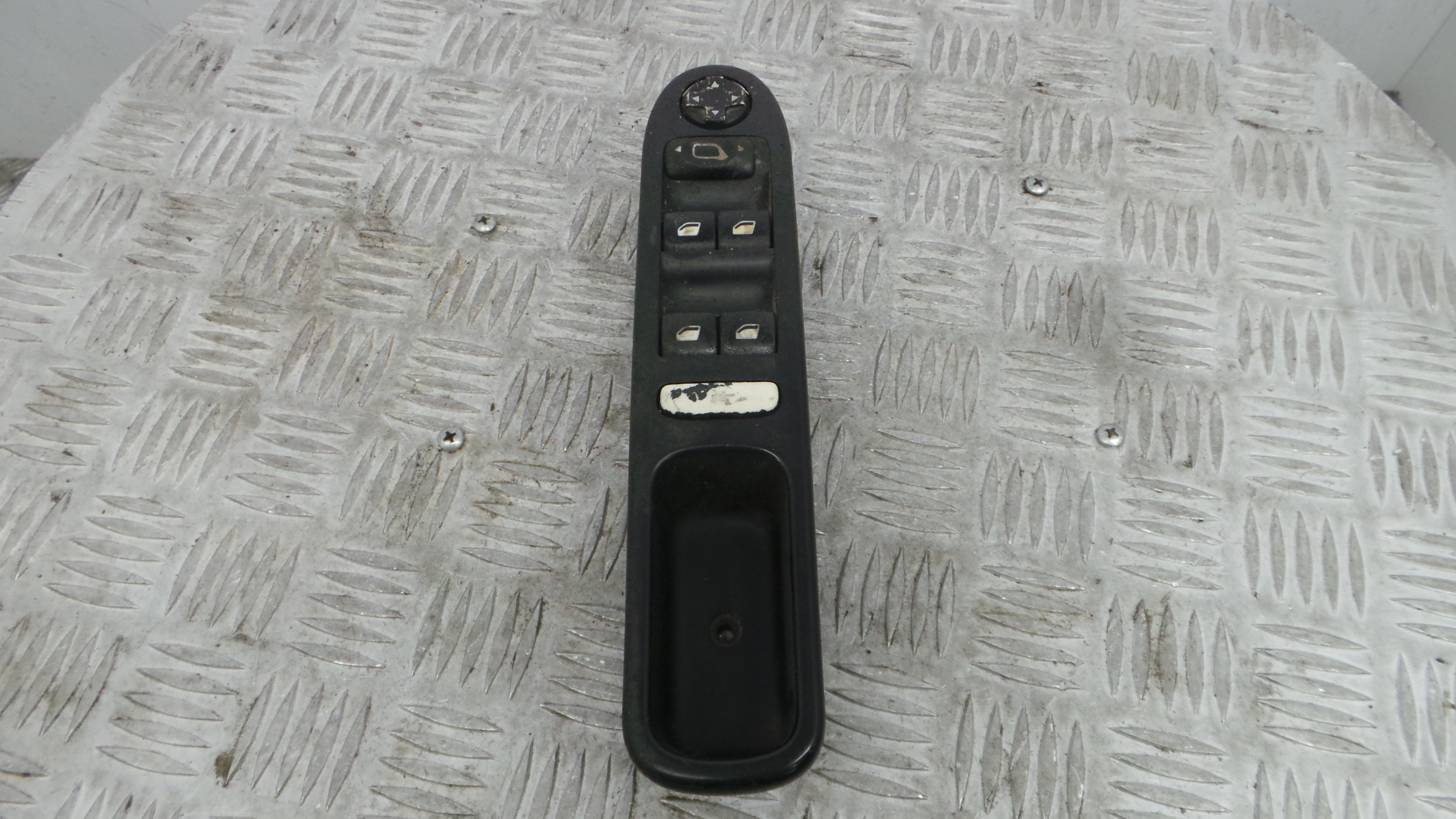 Interruptor / Comando Elevador Vidro Frente Esq  9654859877 - PEUGEOT 207 (WA_, WC_), 207/207+ (WA_,-36756557