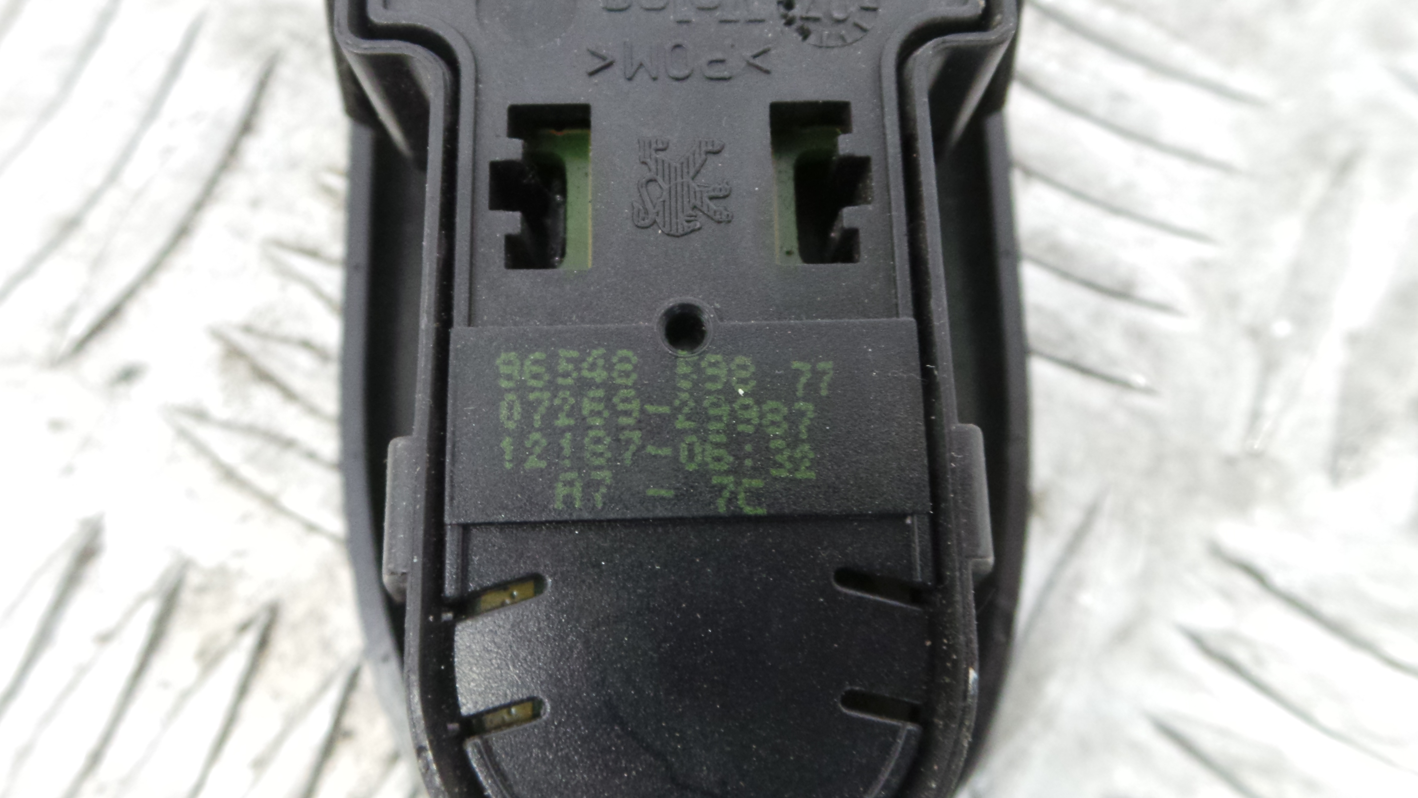 Interruptor / Comando Elevador Vidro Frente Esq  9654859877 - PEUGEOT 207 (WA_, WC_), 207/207+ (WA_,-36756557