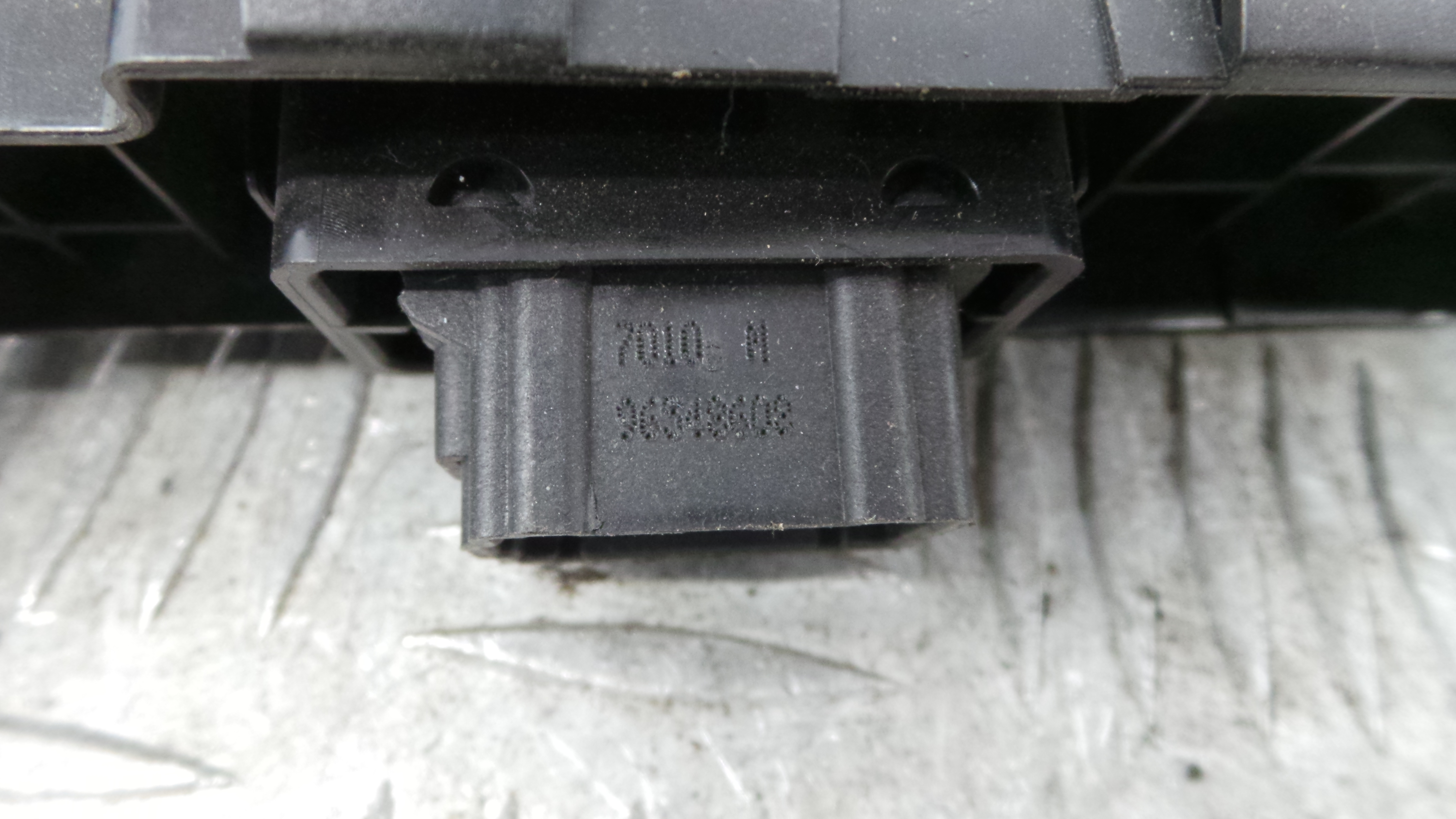 Interruptor / Comando Elevador Vidro Frente Dto  96548608 - PEUGEOT 207 (WA_, WC_), 207/207+ (WA_, W-36756560
