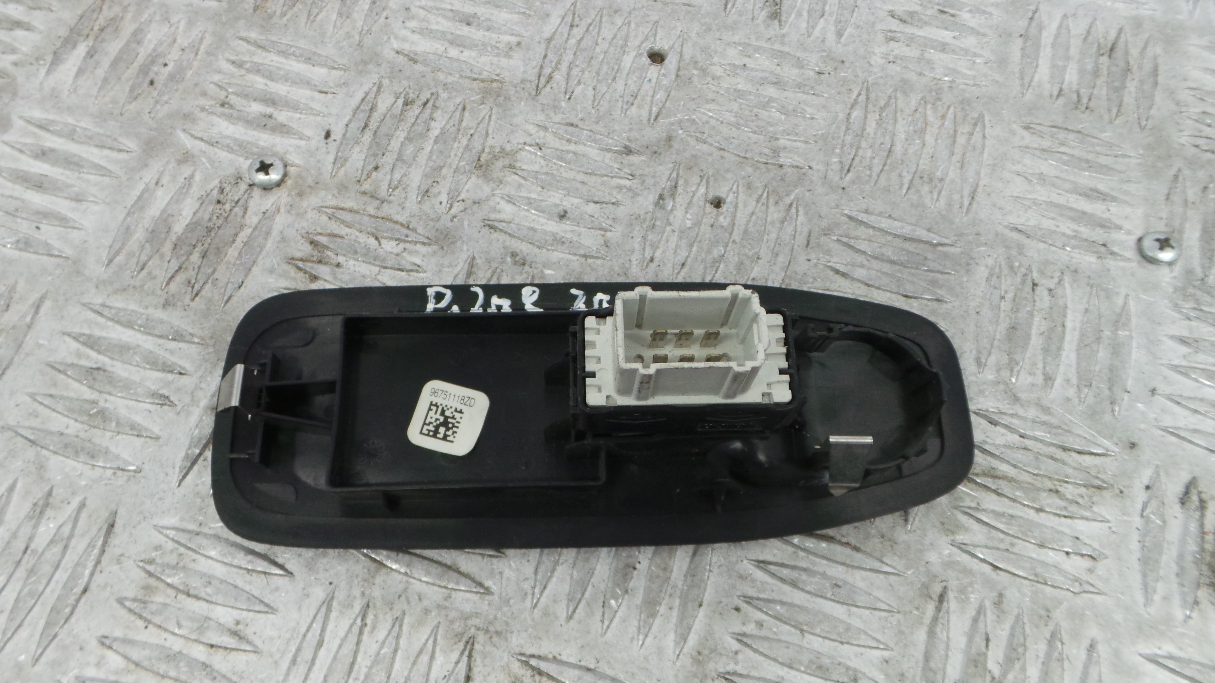 Interruptor / Comando Elevador Vidro Frente Dto  96751118ZD - PEUGEOT 208 I (CA_, CC_)-36756618