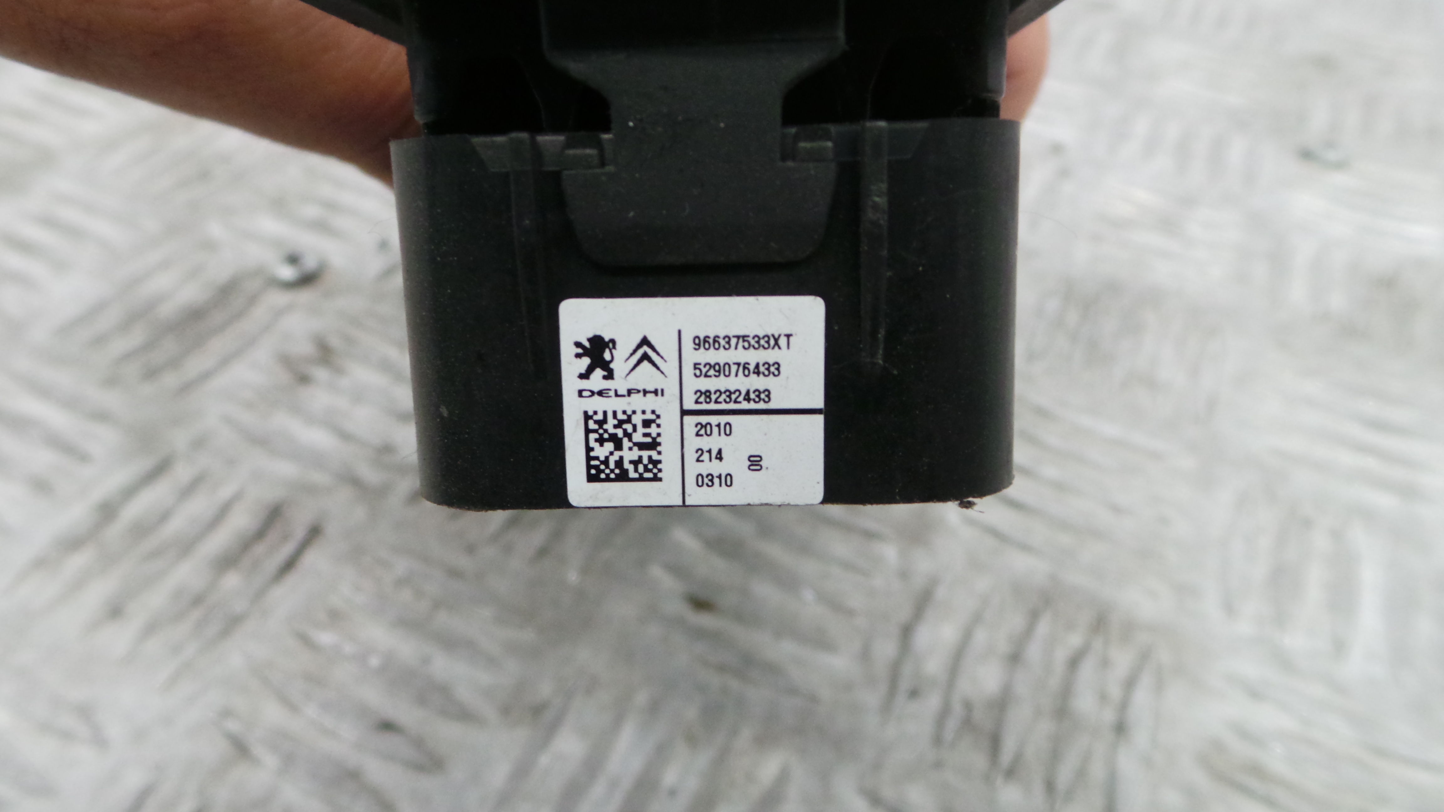 Interruptor / Comando Elevador Vidro Frente Dto 96637533XT - CITROËN C3 II (SC_)-36756767