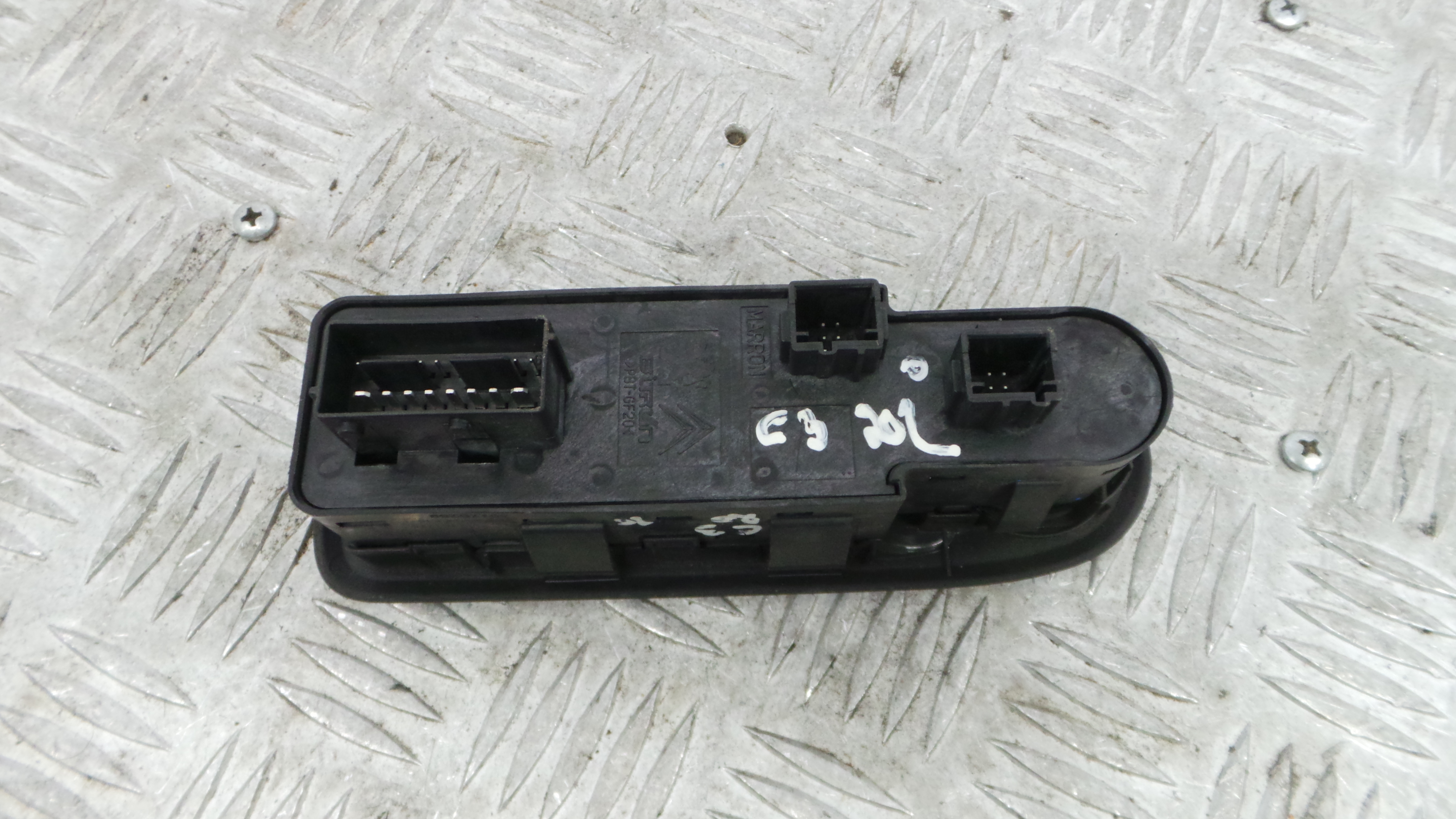 Interruptor / Comando Elevador Vidro Frente Esq 96652236XT - CITROËN C3 II (SC_)-36756770