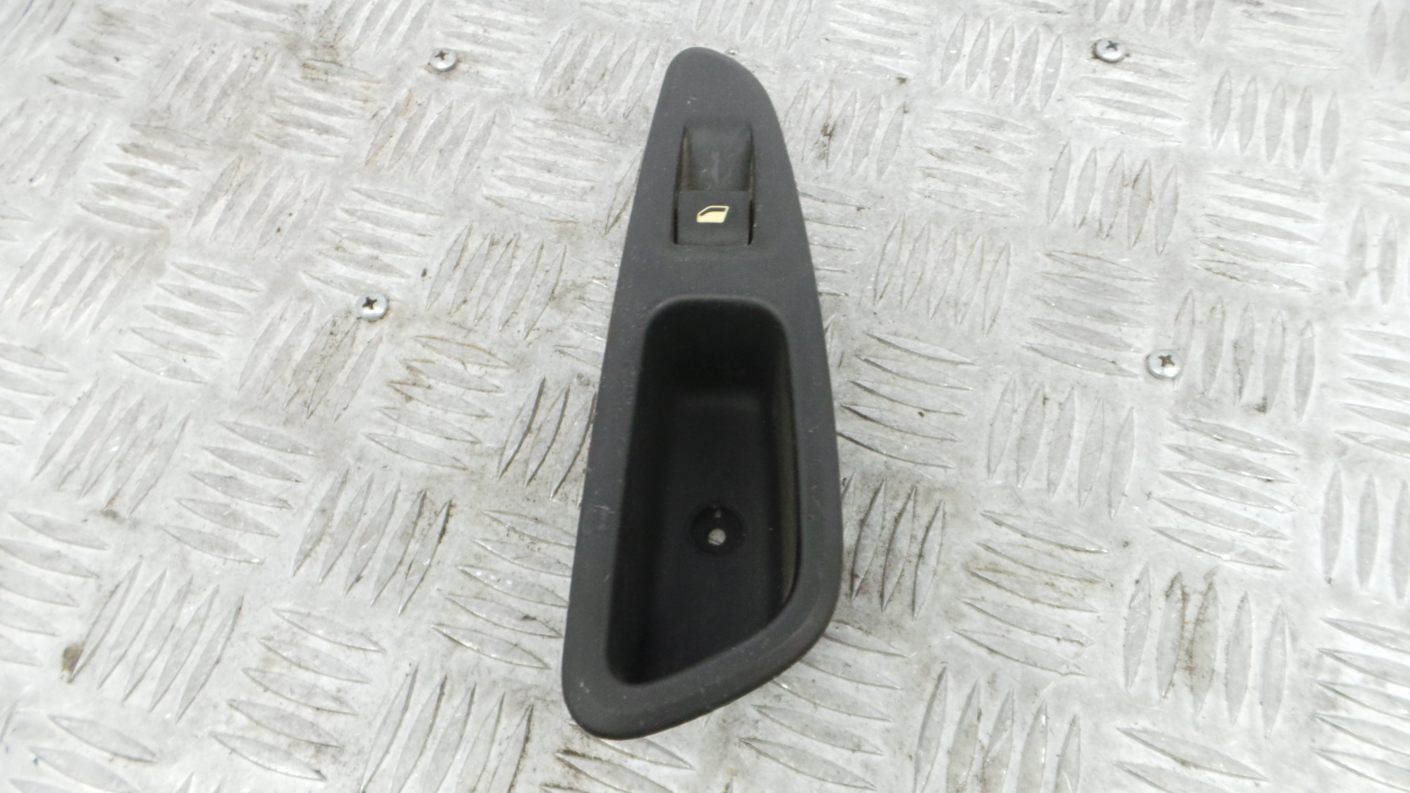 Interruptor / Comando Elevador Vidro Trás Esq 96565185XT - PEUGEOT 308 I (4A_, 4C_)-36756790