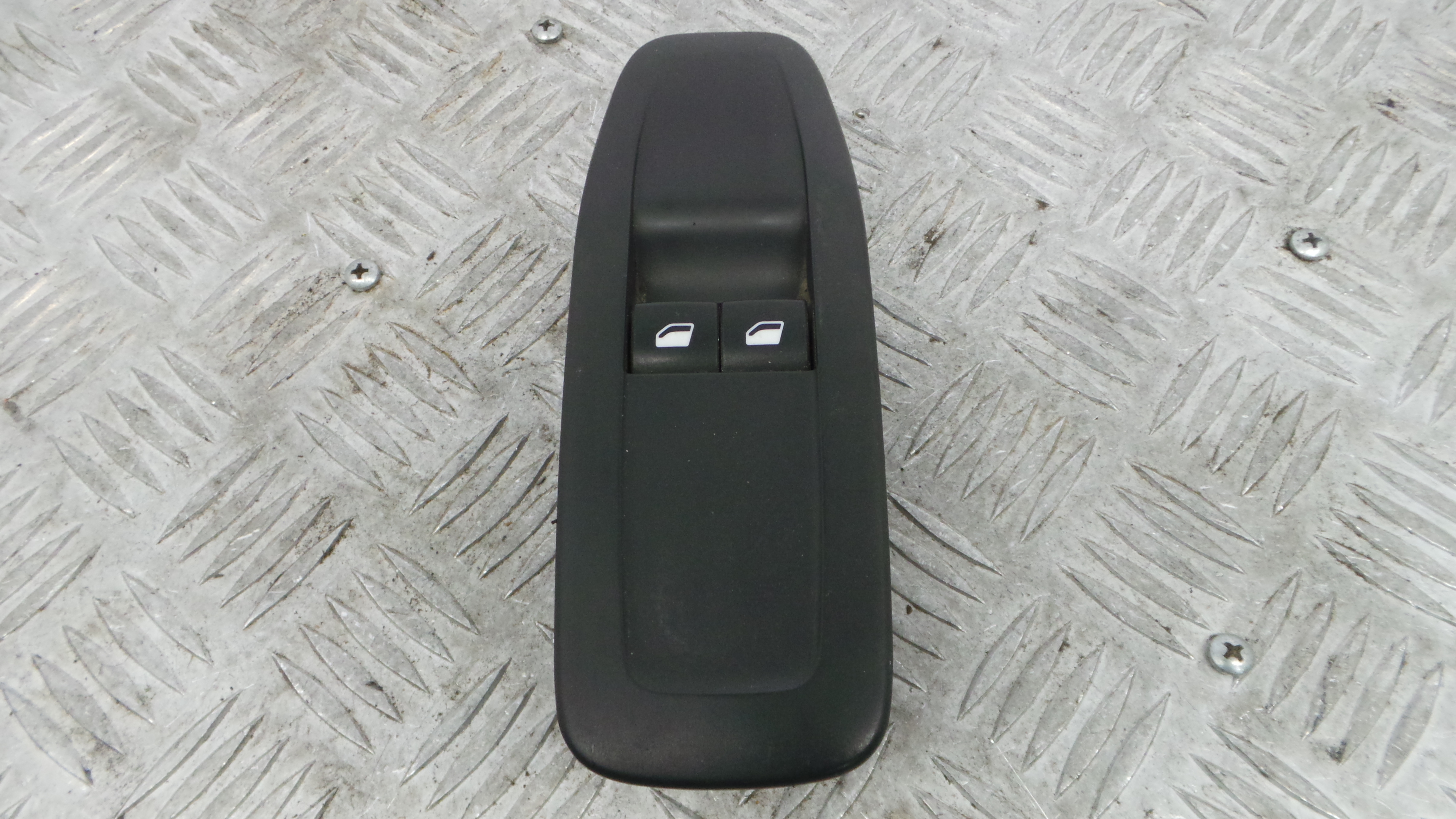 Interruptor / Comando Elevador Vidro Frente Esq  96749245ZD - PEUGEOT 208 I (CA_, CC_)-36756834