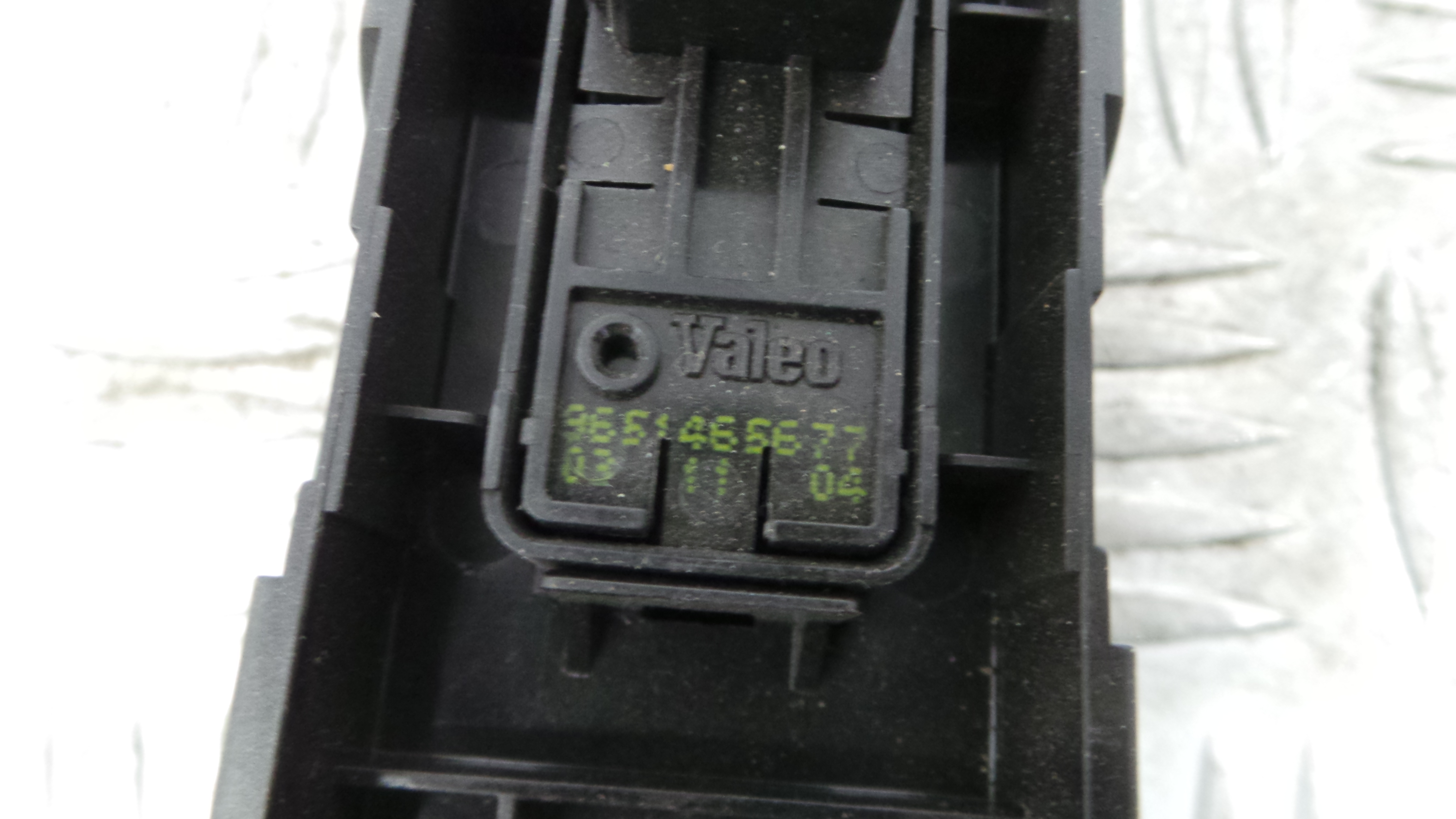 Interruptor / Comando Elevador Vidro Frente Dto  9651465677 - CITROËN C4 I (LC_)-36756867