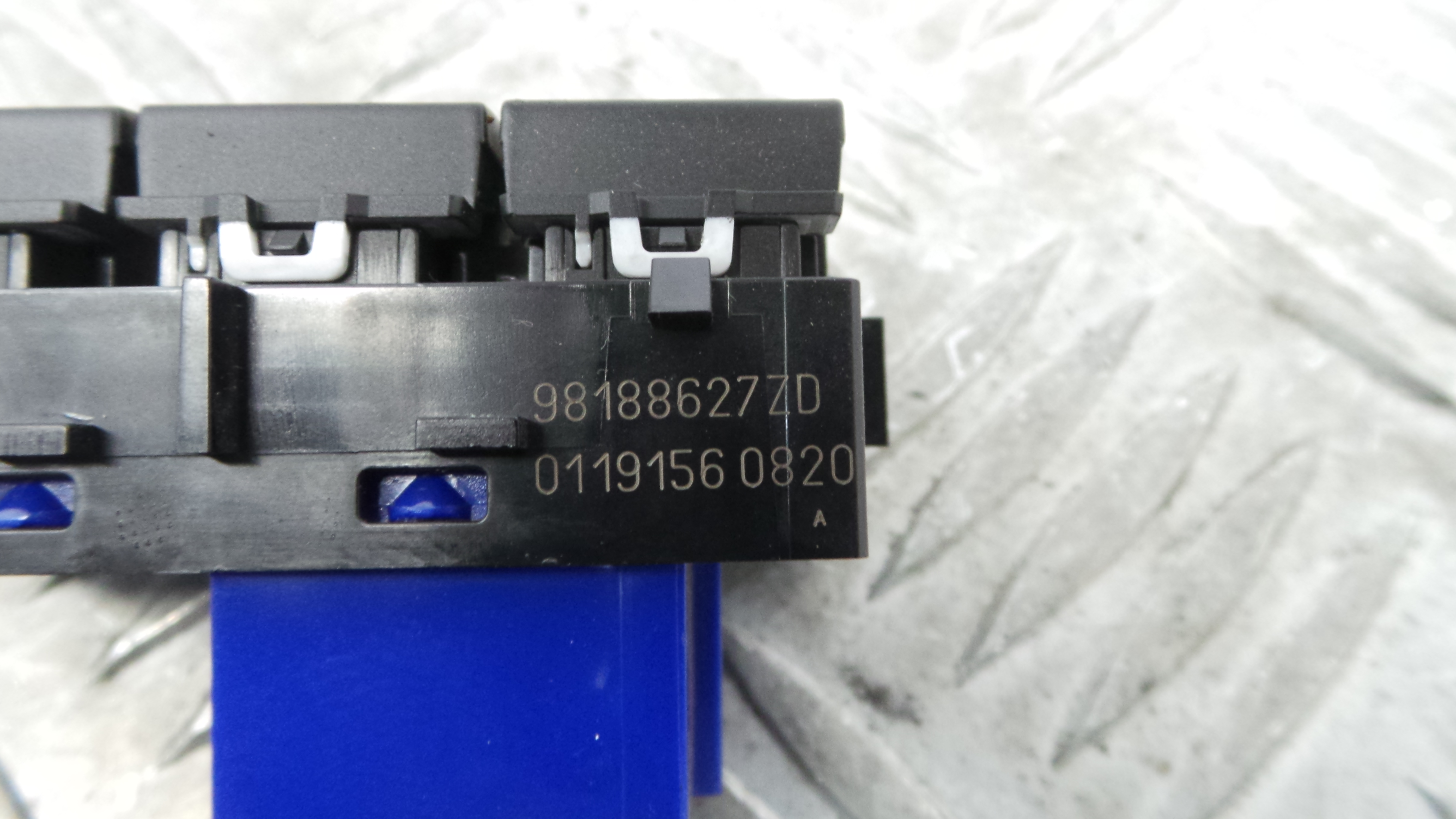 Comando Multifunções 9807241077 - PEUGEOT 308 II (LB_, LP_, LW_, LH_, L3_)-36756883