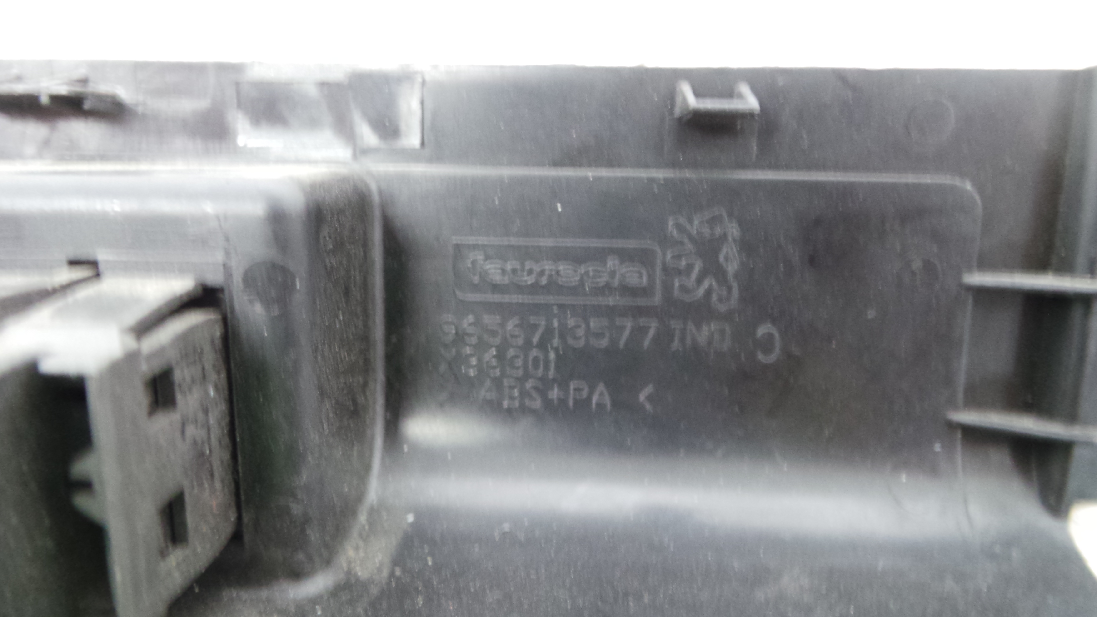 Botões da Consola 9656713577 - PEUGEOT 207 (WA_, WC_), 207/207+ (WA_, WC_)-36756890