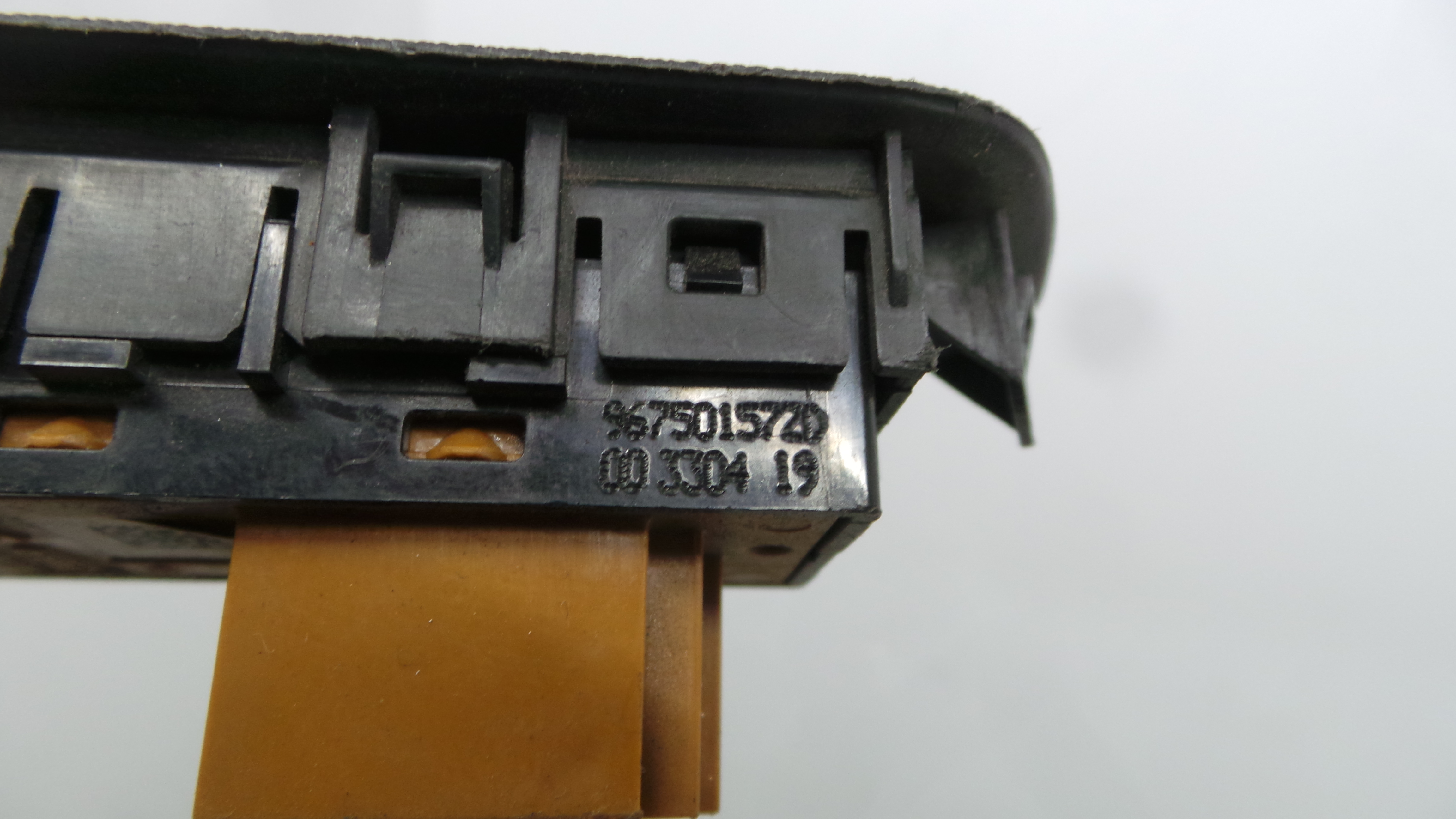 Comando Multifunções 96750115ZD - PEUGEOT 208 I (CA_, CC_)-36756931