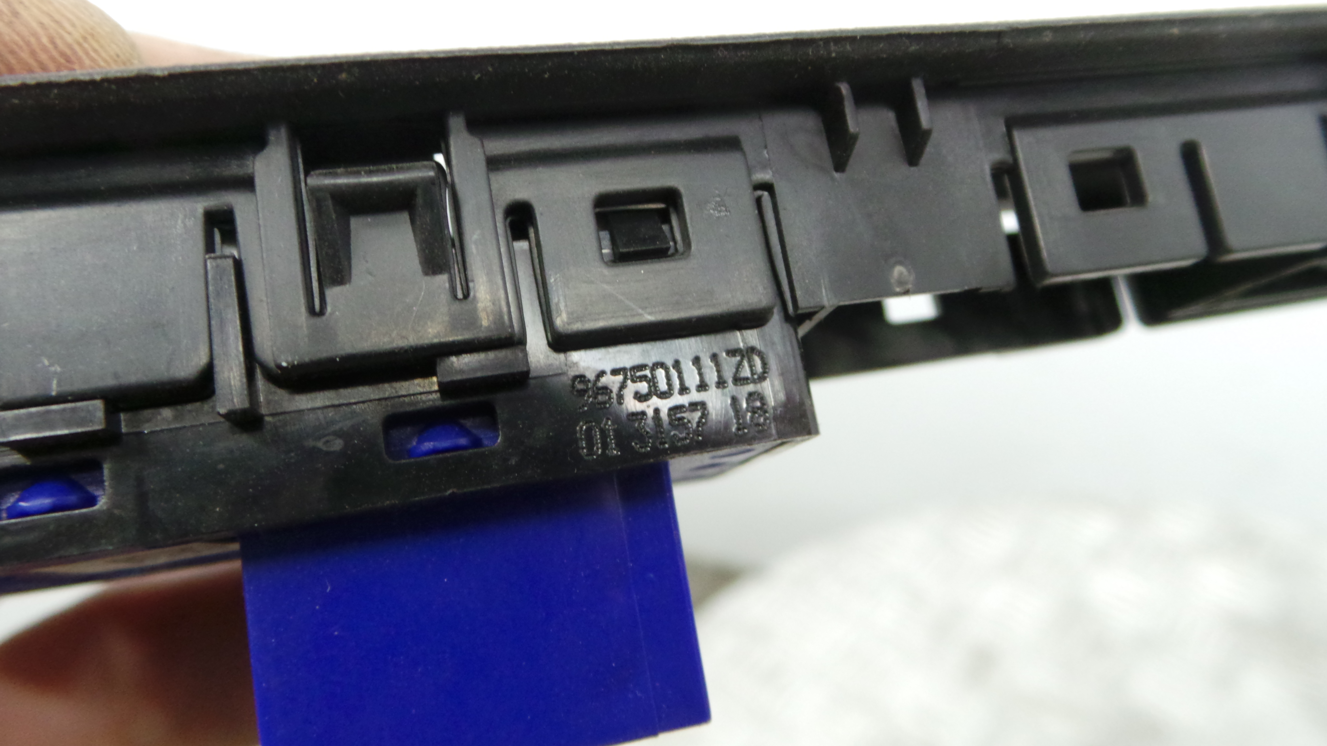 Comando Multifunções 9677059077 - PEUGEOT 208 I (CA_, CC_)-36756938